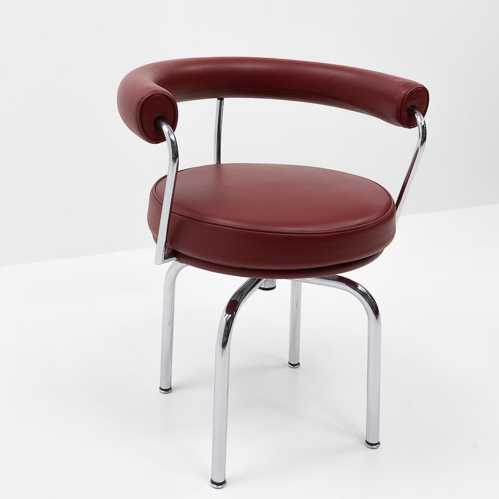 Even though this chair is part of the “LC” collection in production by Cassina, the actual design of this piece was designed by Charlotte Perriand, together with the matching stool (LC8).

Perriand designed this chair for her own apartment in