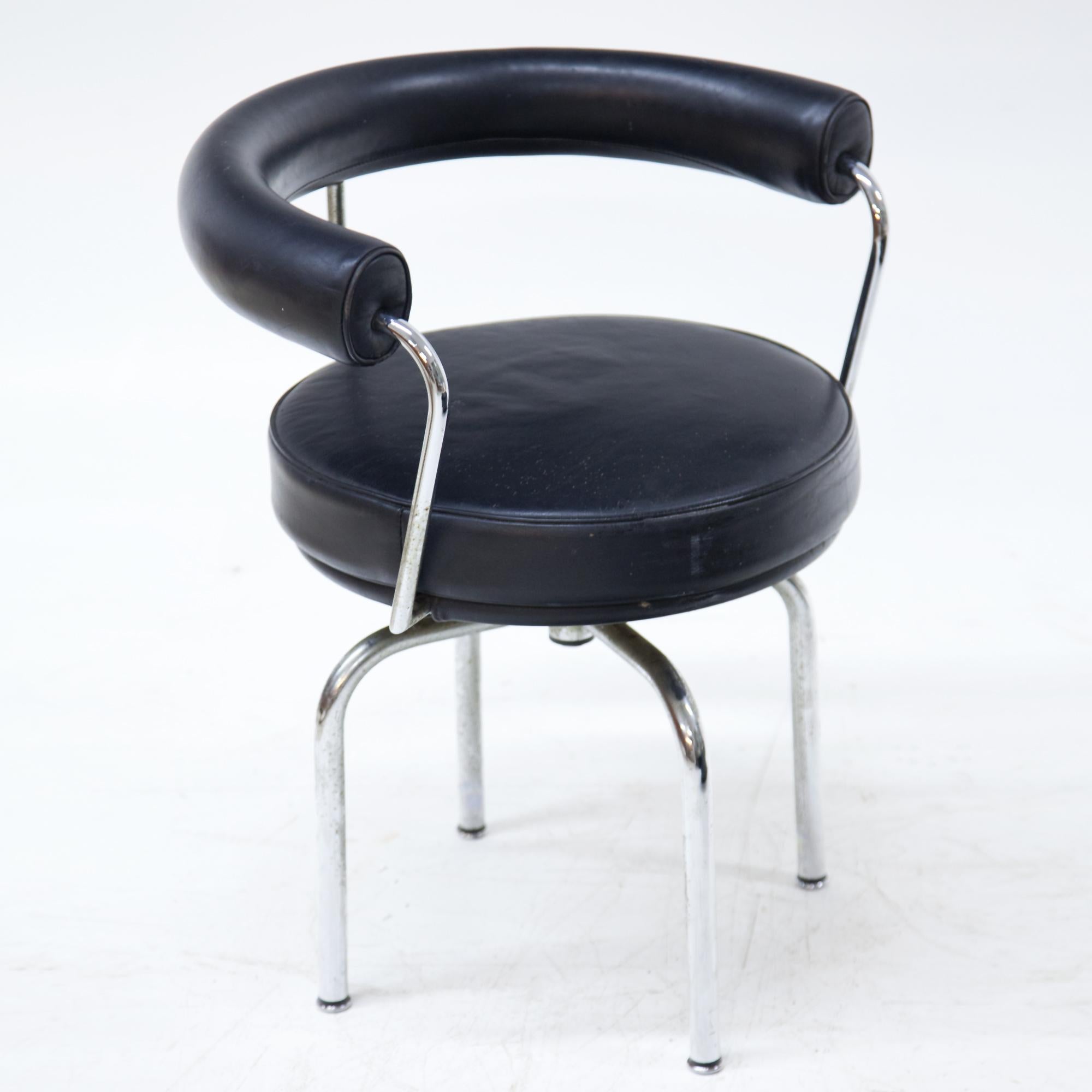 Late 20th Century LC7 Swivel Chairs by Cassina, Tubular Steel, 1970s