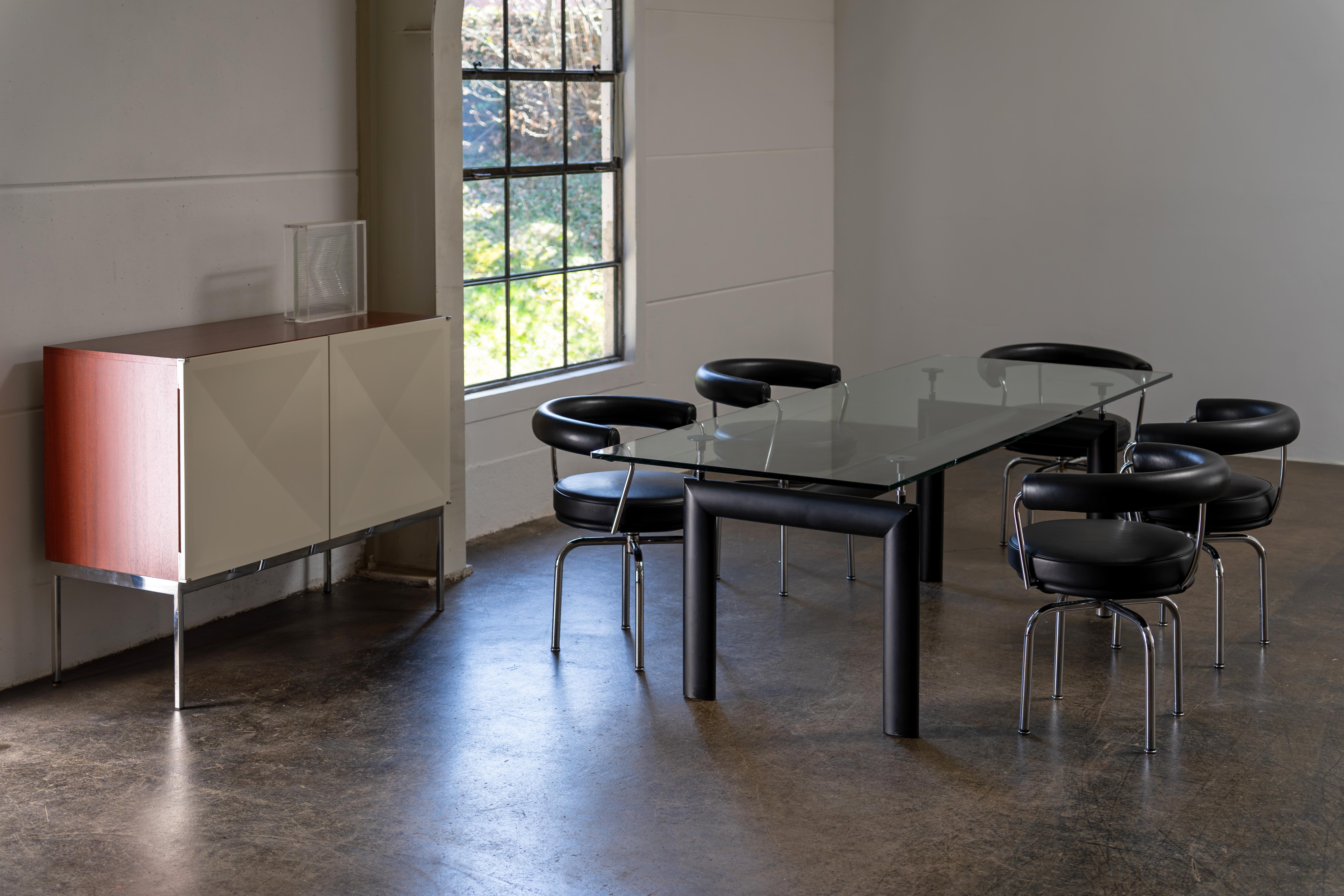 LC7 Swiveling Leather-Chairs by Le Corbusier Cassina, Italy For Sale 5