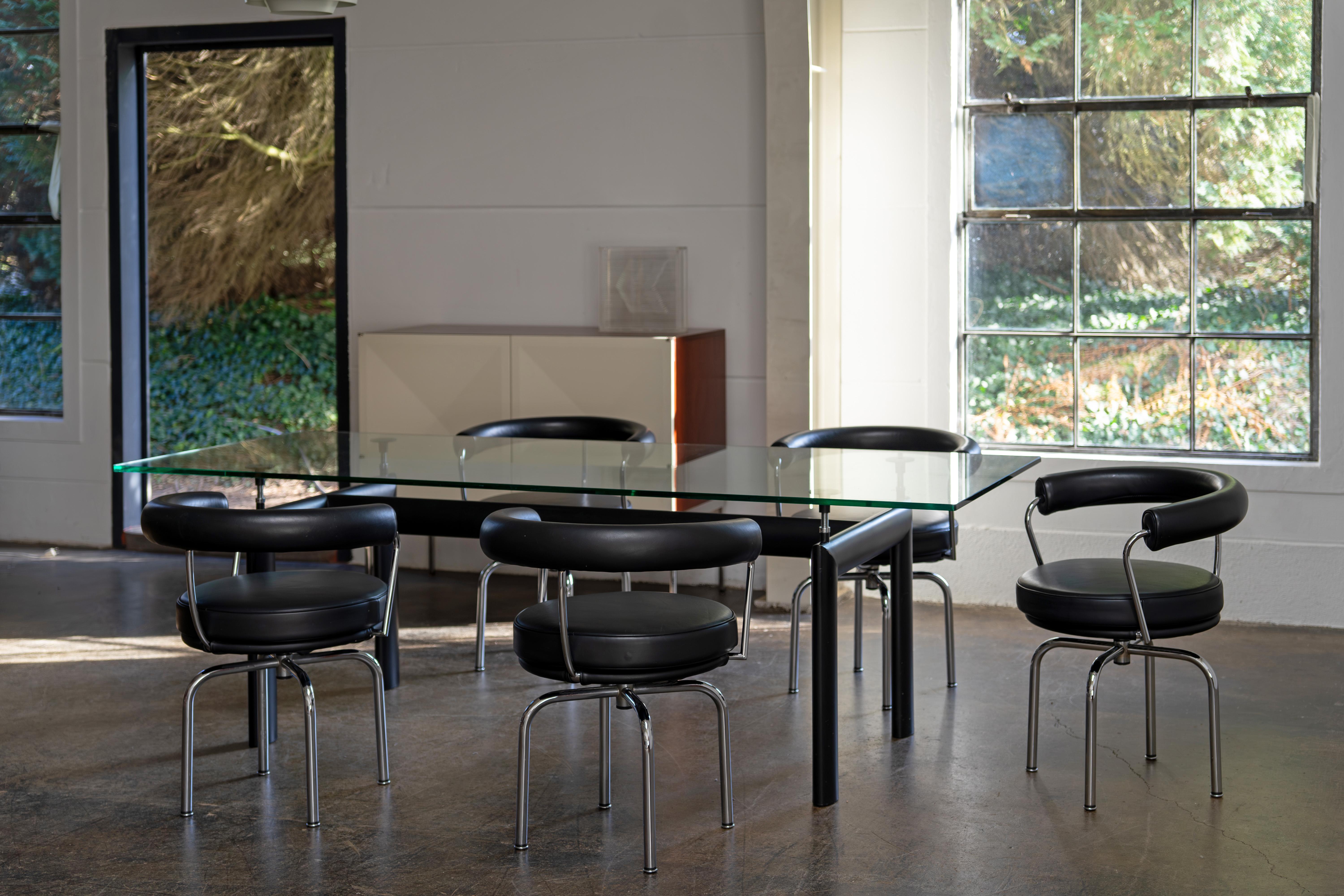LC7 Swiveling Leather-Chairs by Le Corbusier Cassina, Italy For Sale 6