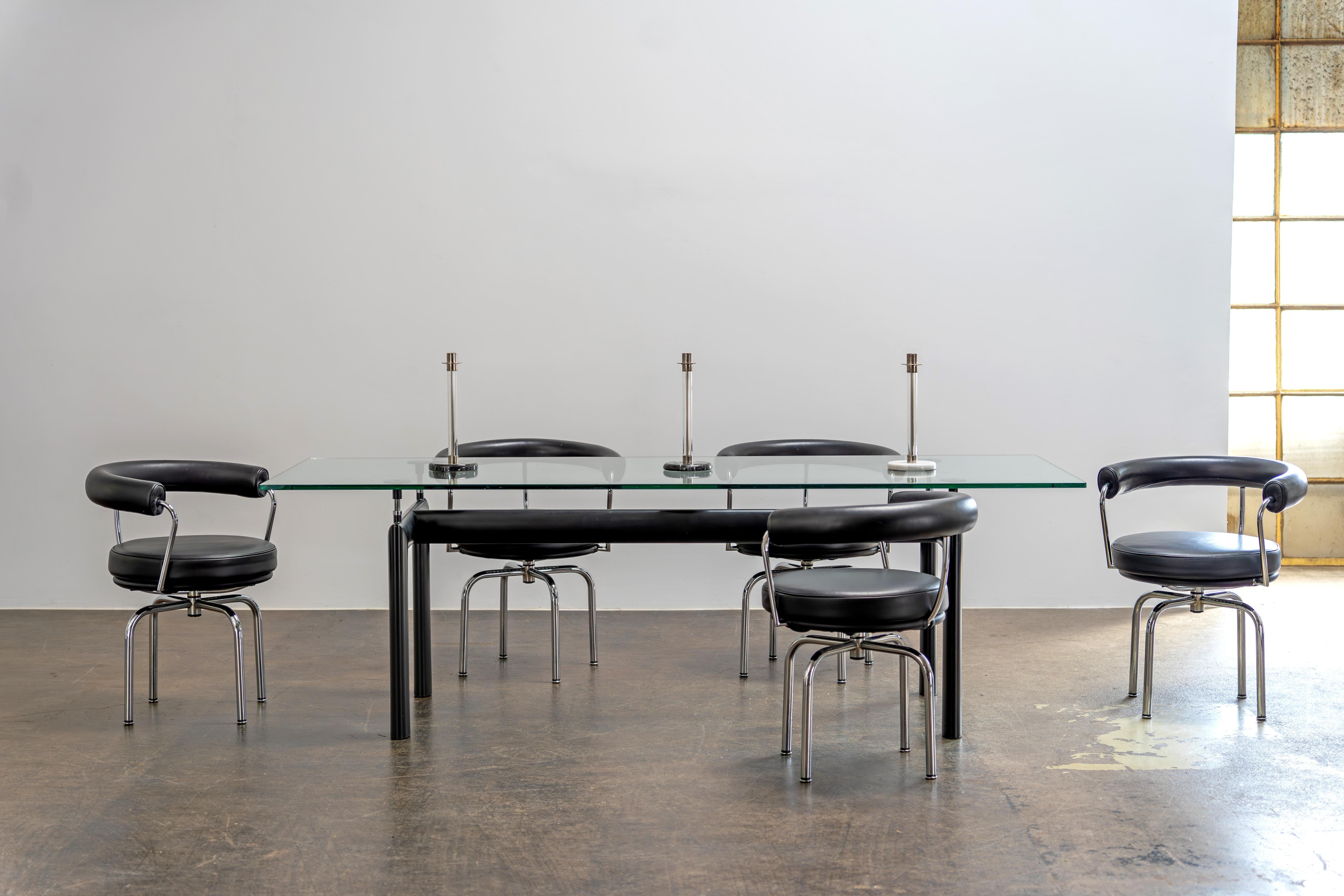 LC7 Swiveling Leather-Chairs by Le Corbusier Cassina, Italy For Sale 7