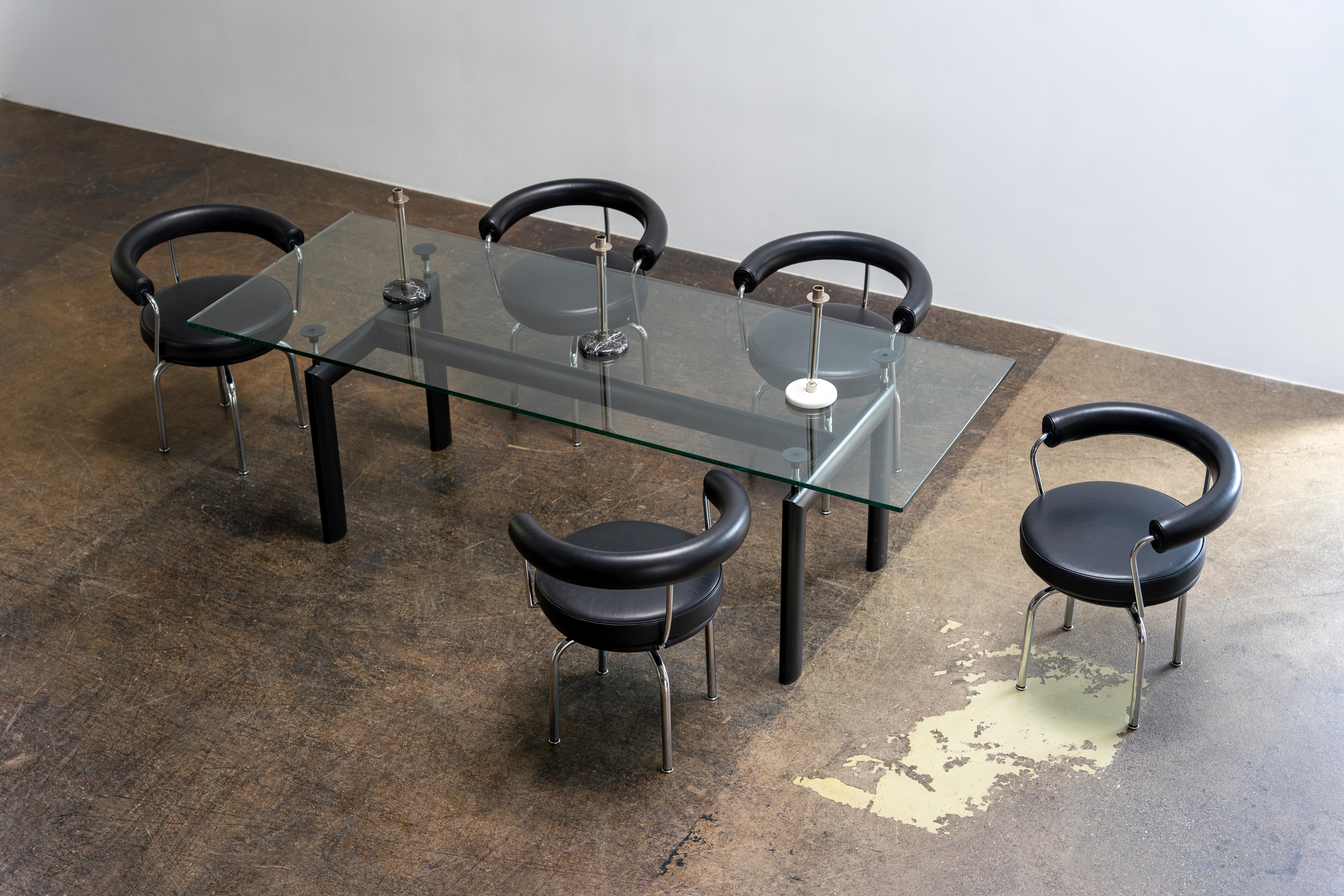 LC7 Swiveling Leather-Chairs by Le Corbusier Cassina, Italy For Sale 8