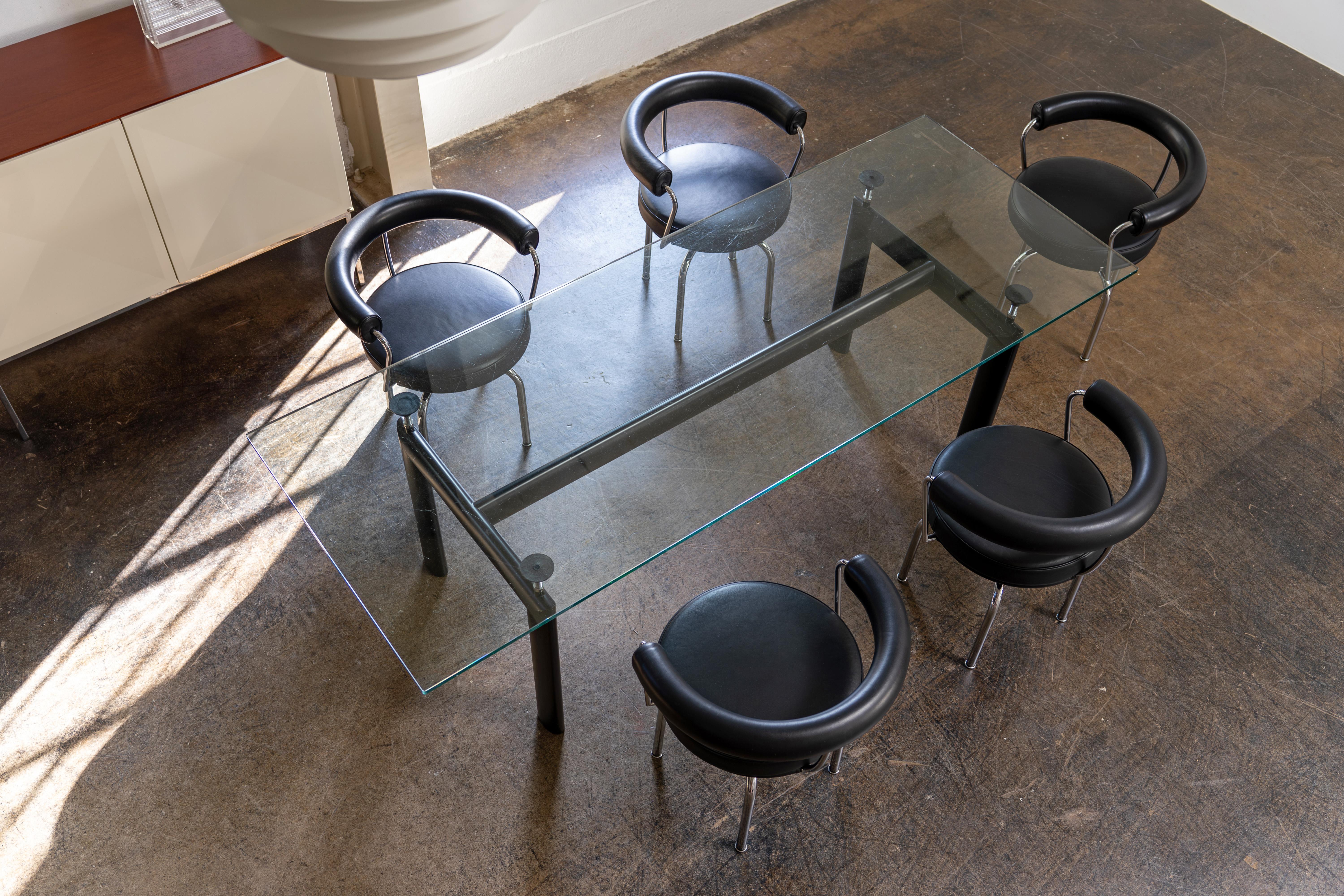 Modern LC7 Swiveling Leather-Chairs by Le Corbusier Cassina, Italy For Sale