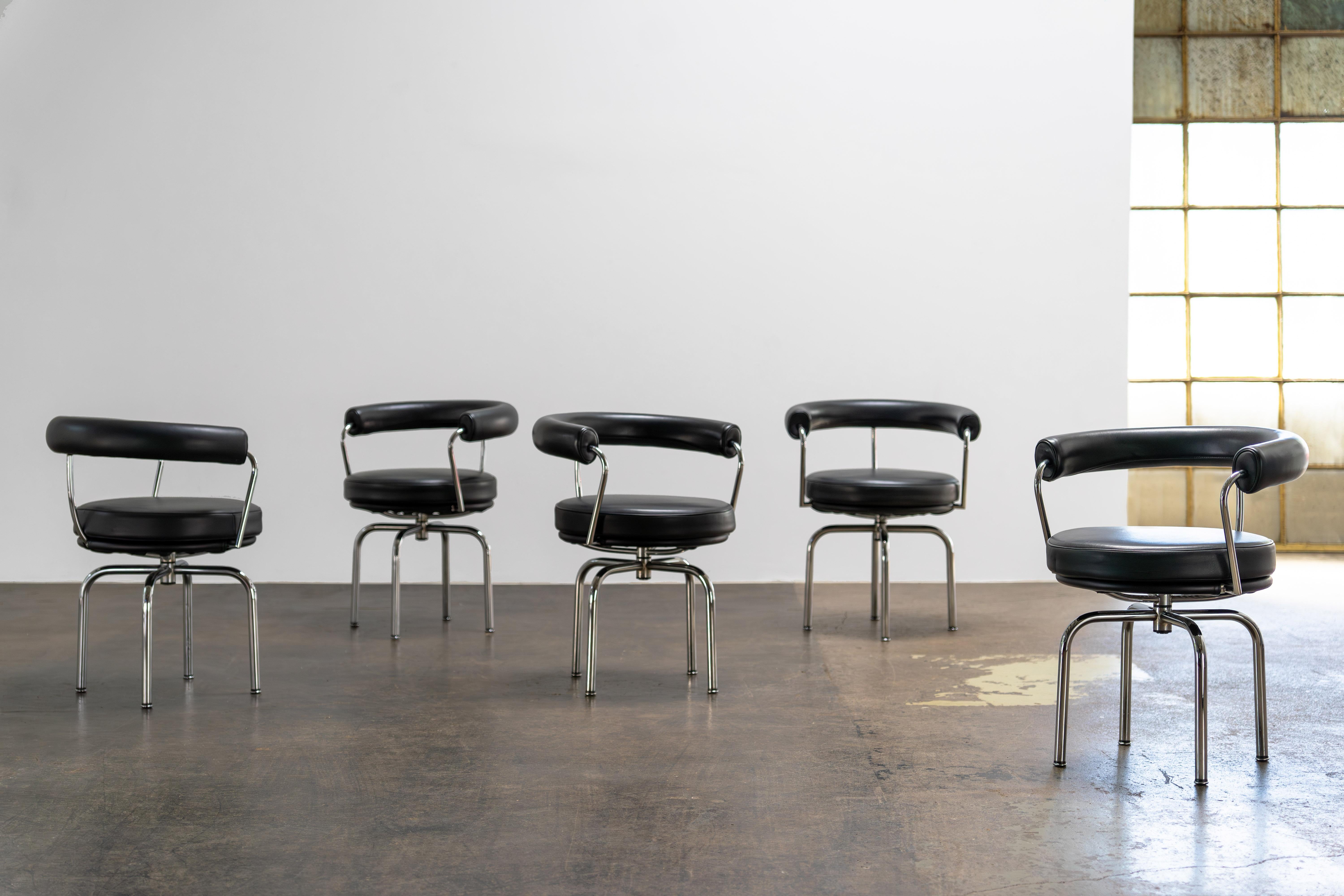 Italian LC7 Swiveling Leather-Chairs by Le Corbusier Cassina, Italy For Sale