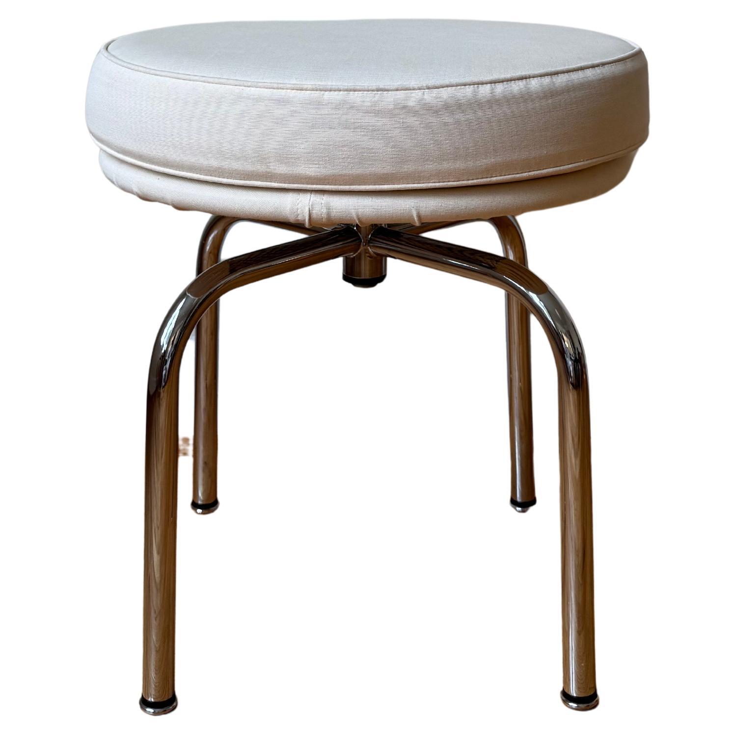 Sgabello girevole LC8