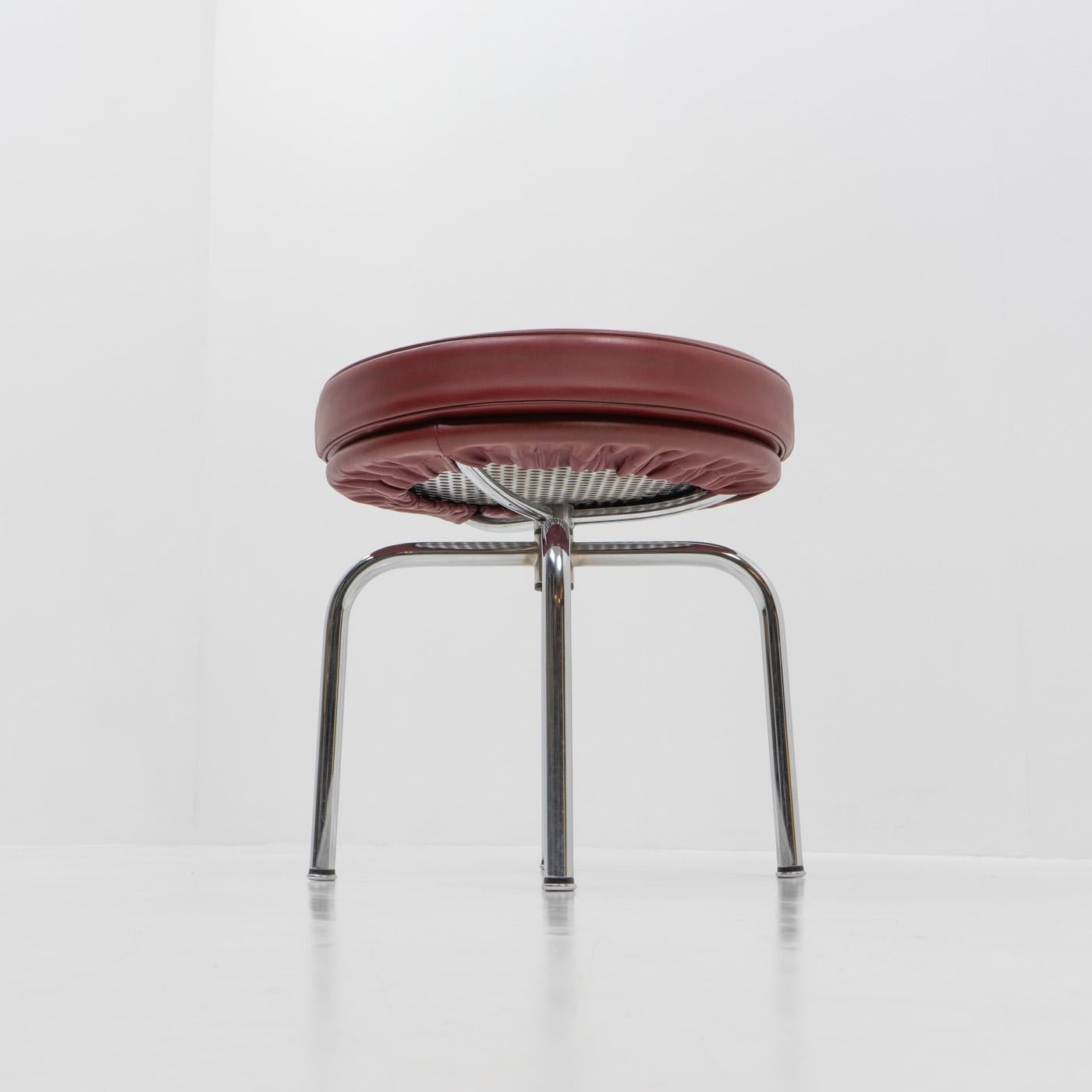 LC8 Stool by Charlotte Perriand for Cassina, 1980s In Good Condition For Sale In Renens, CH