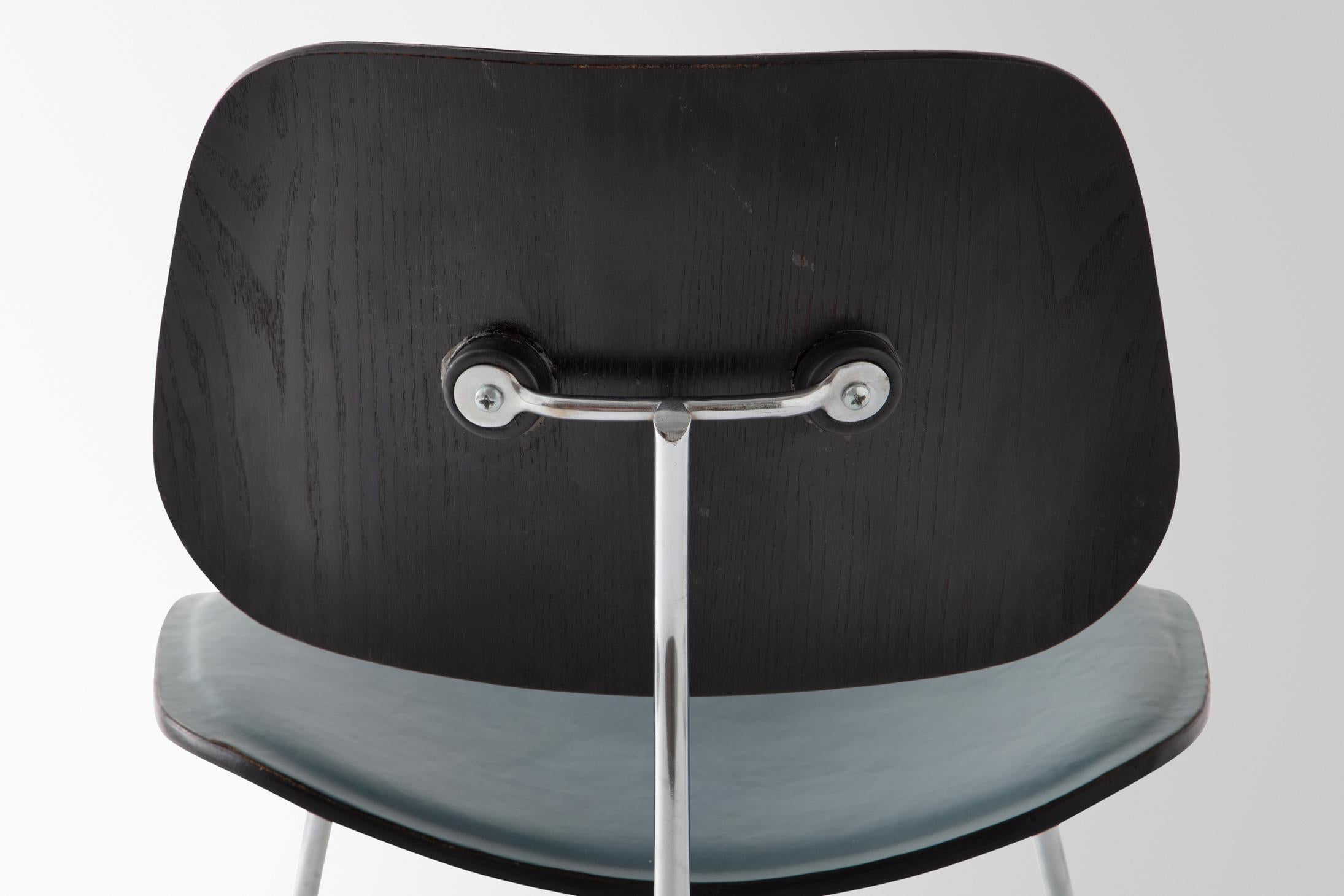 LCM (Chaise de salon en métal) par Charles et Ray Eames en vente 1