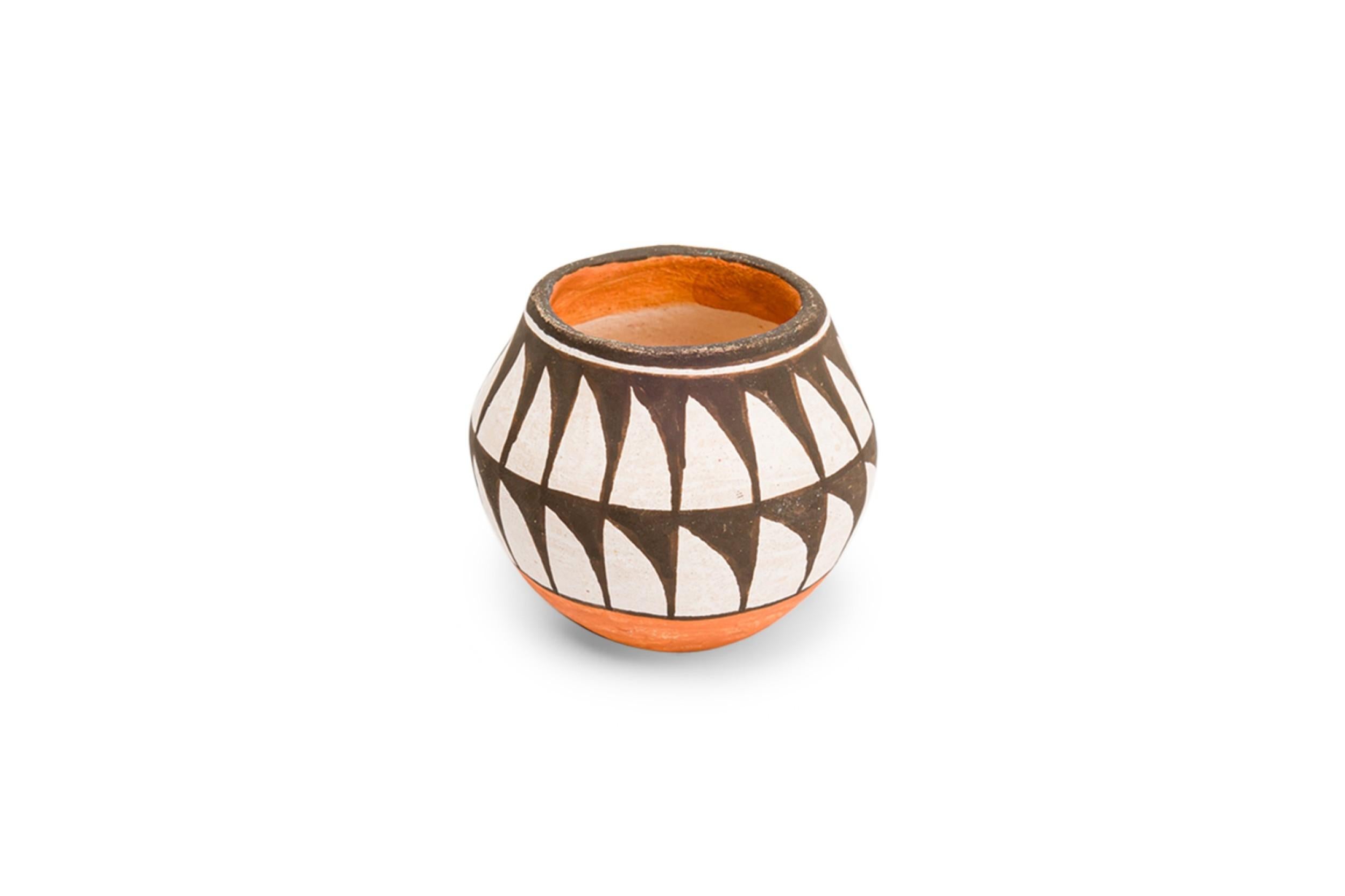 Coloniale americano L.Concho American Country Piccolo Vaso Navajo Dipinto a Mano in vendita