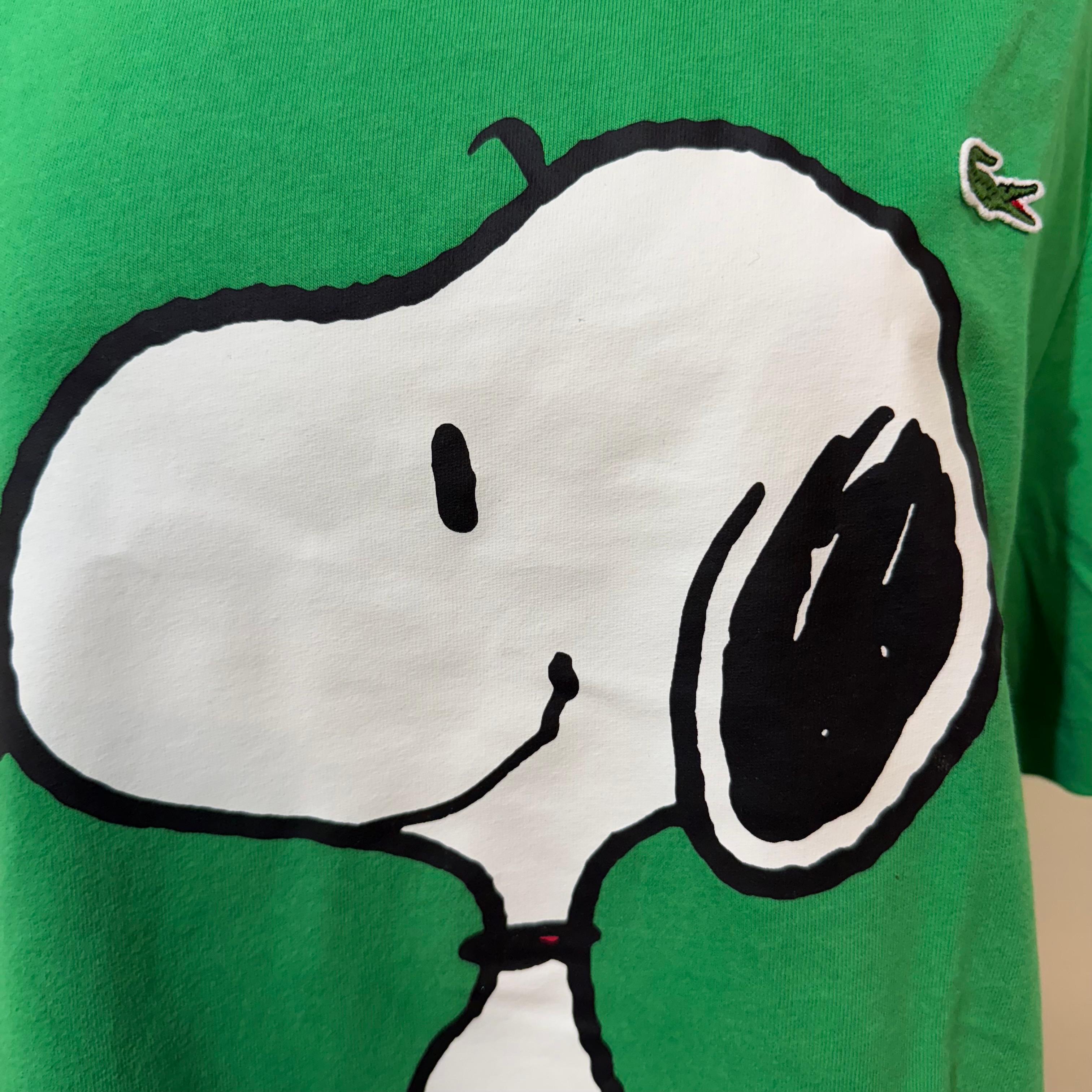 Schönes und lustiges T-Shirt von Lacoste
Peanuts-Ausgabe
Baumwolle
Grüne Farbe
Snoopy Druck
Schultern cm 46 (18,11 Zoll)
Schulter/Saum cm 65 (25,5 Zoll)
Schneller internationaler Versand aus Italien im Preis inbegriffen