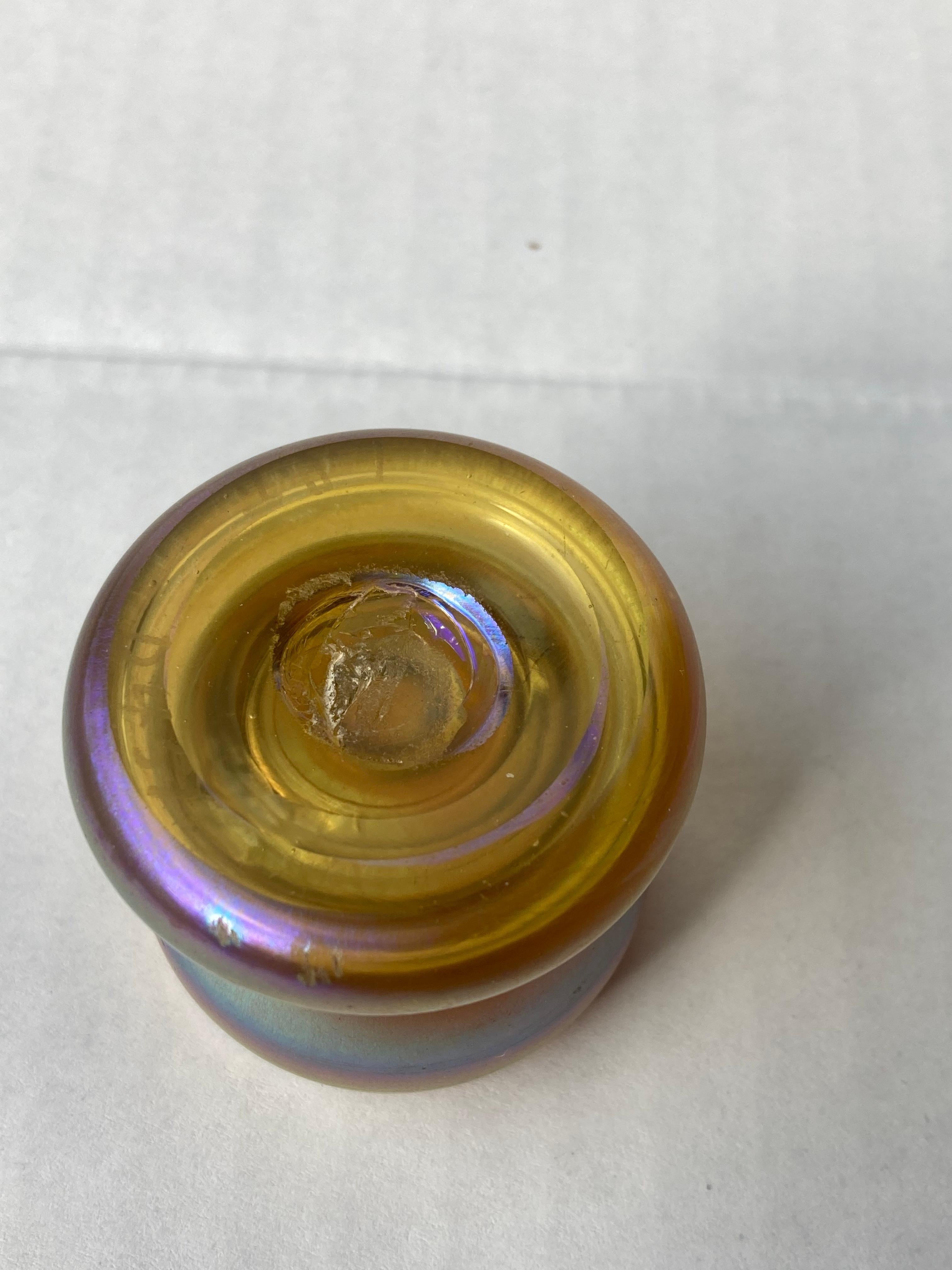 LCT Tiffany Favrile, seltenes Glas  shot cup aus schillerndem /goldetem Glas. (Handgefertigt) im Angebot