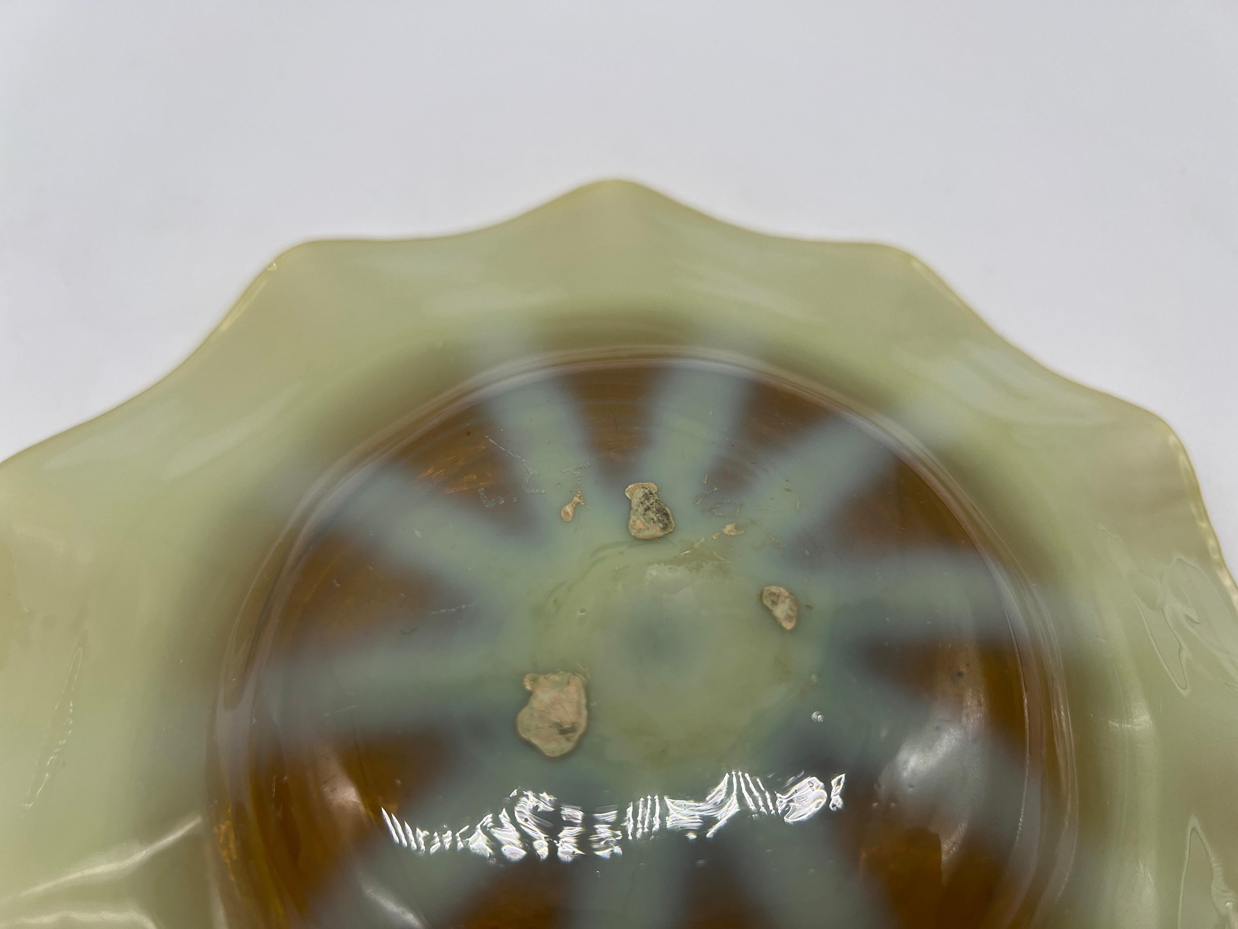 Tiffany Studios 2pc Favrile Art Glass Ruffled Dish and Underplate (plat et sous-plat à volants en verre d'art)  en vente 3
