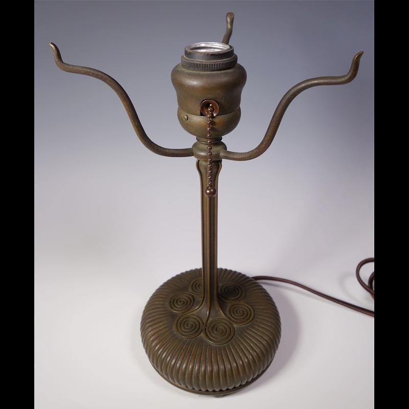 Metalwork LCT Tiffany Studios Bronze Boudoir Lamp with Lundberg Art Glass Shade, 1905