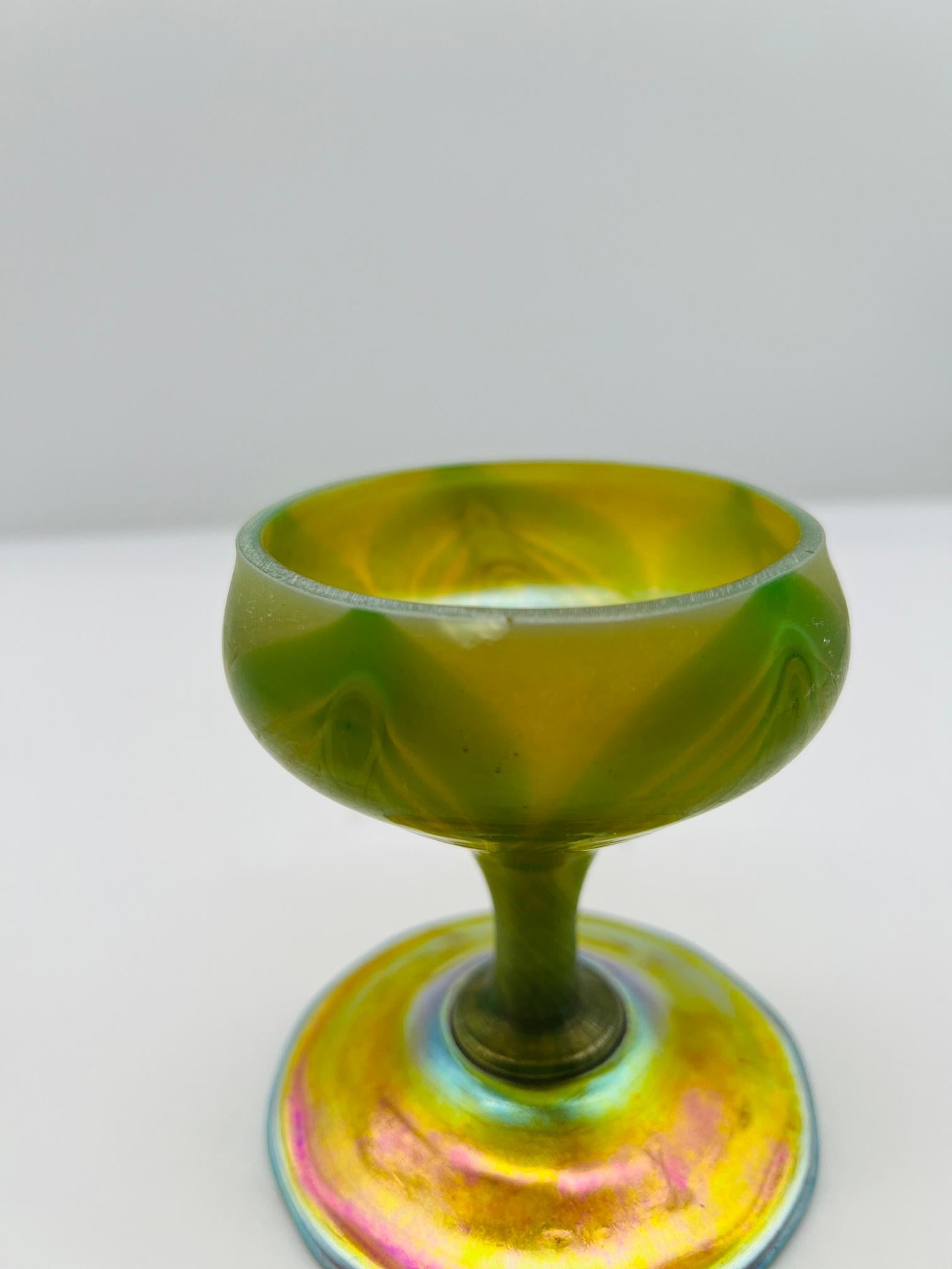 Lct Tiffany Studios Favrile Feather Pulled Art Glass Vase / Now Goblet In Good Condition For Sale In Atlanta, GA