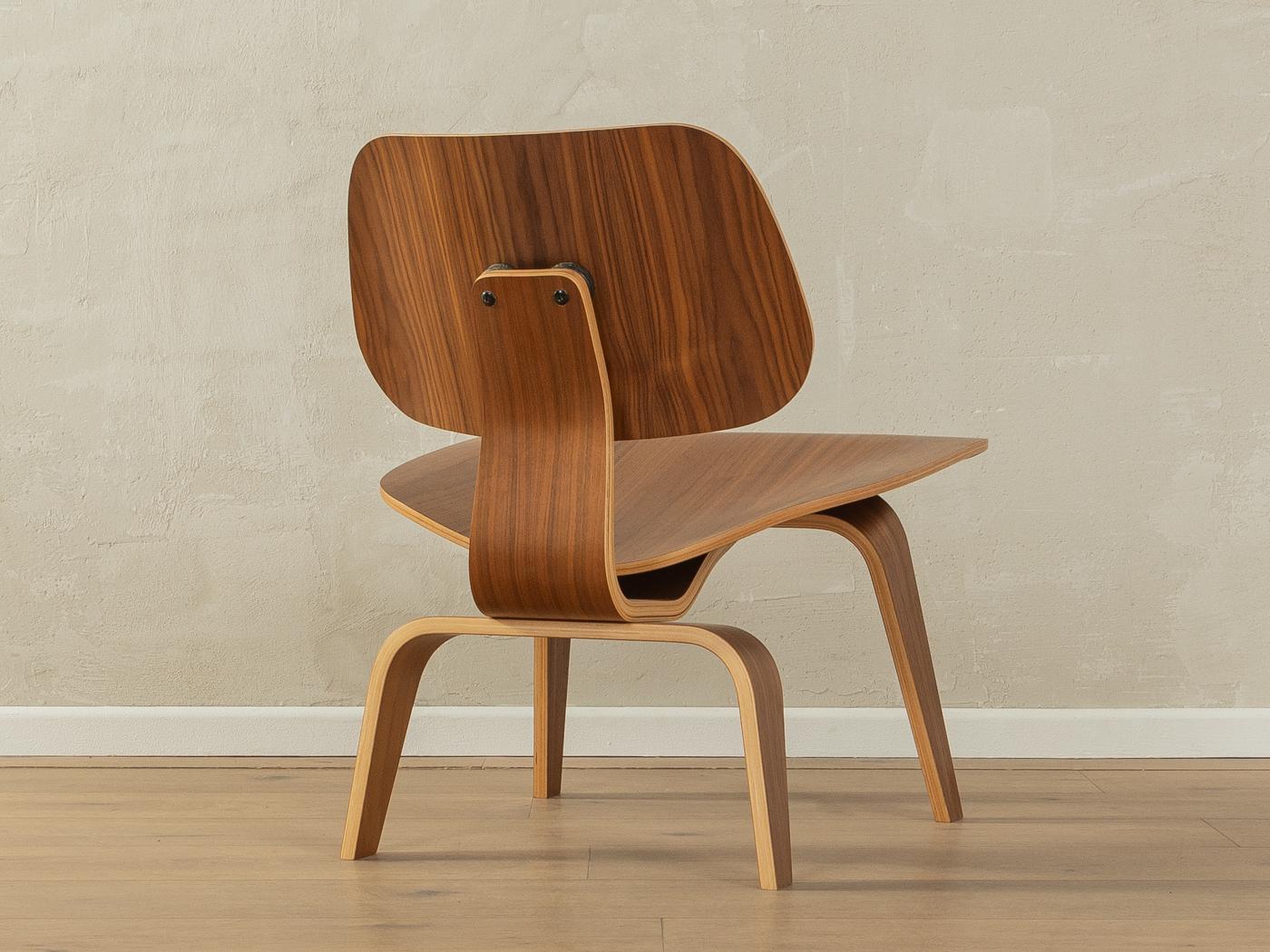 Mid-20th Century LCW lounge chair by Charles & Ray Eames for Herman Miller