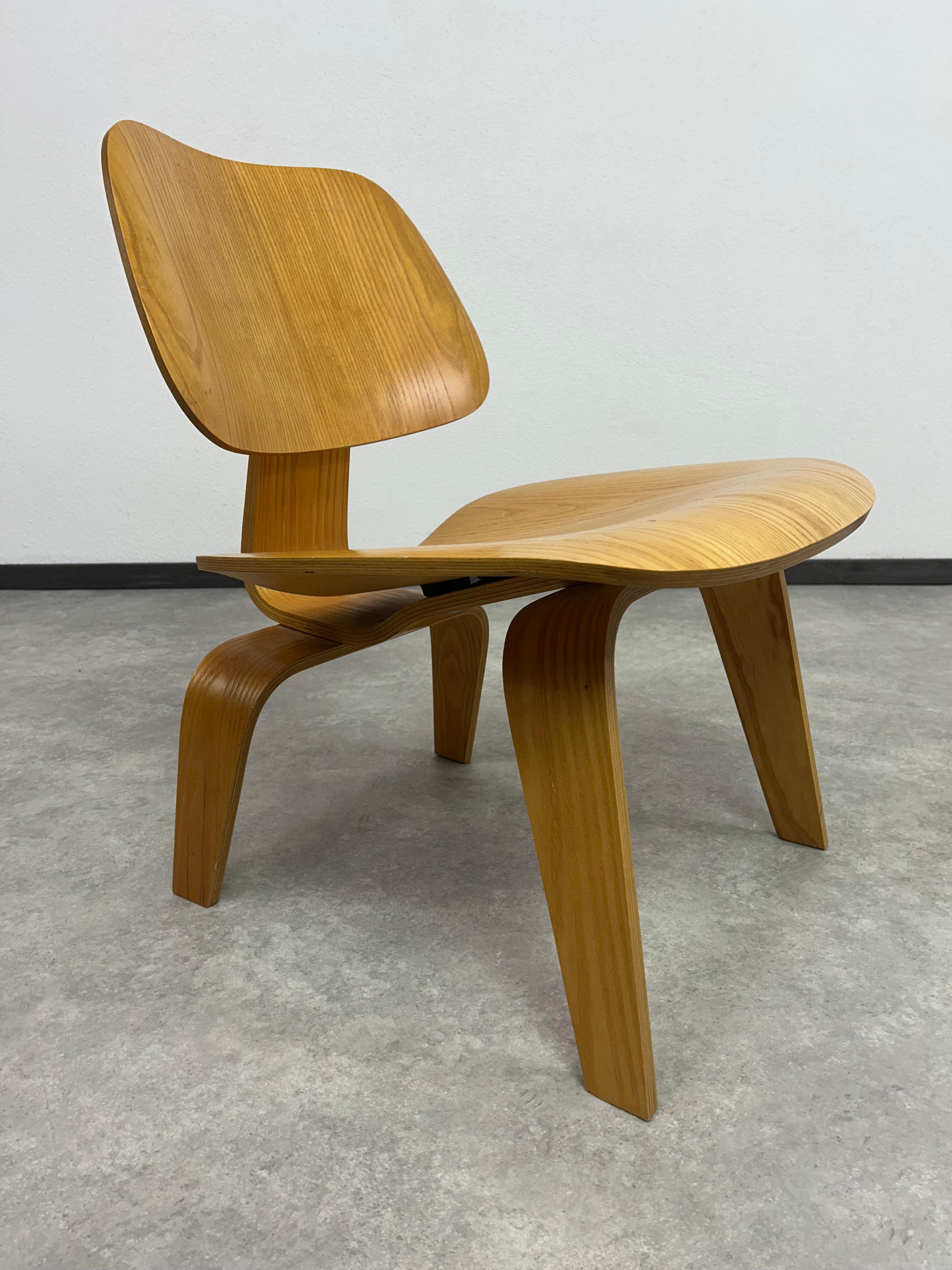 Mid-Century moderno Sedie da salotto LCW di Charles and Ray Eames in vendita