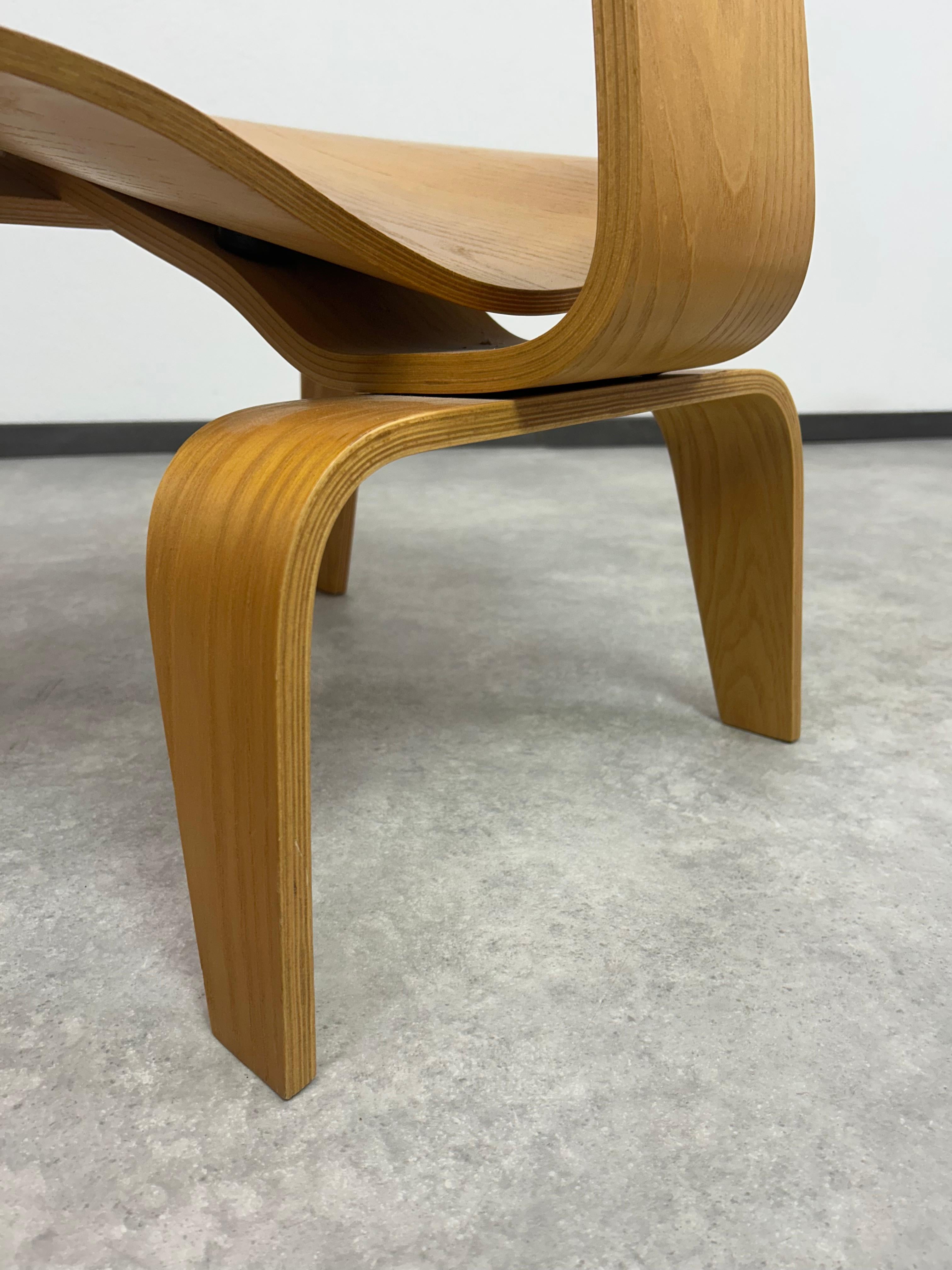 Sedie da salotto LCW di Charles and Ray Eames in vendita 1