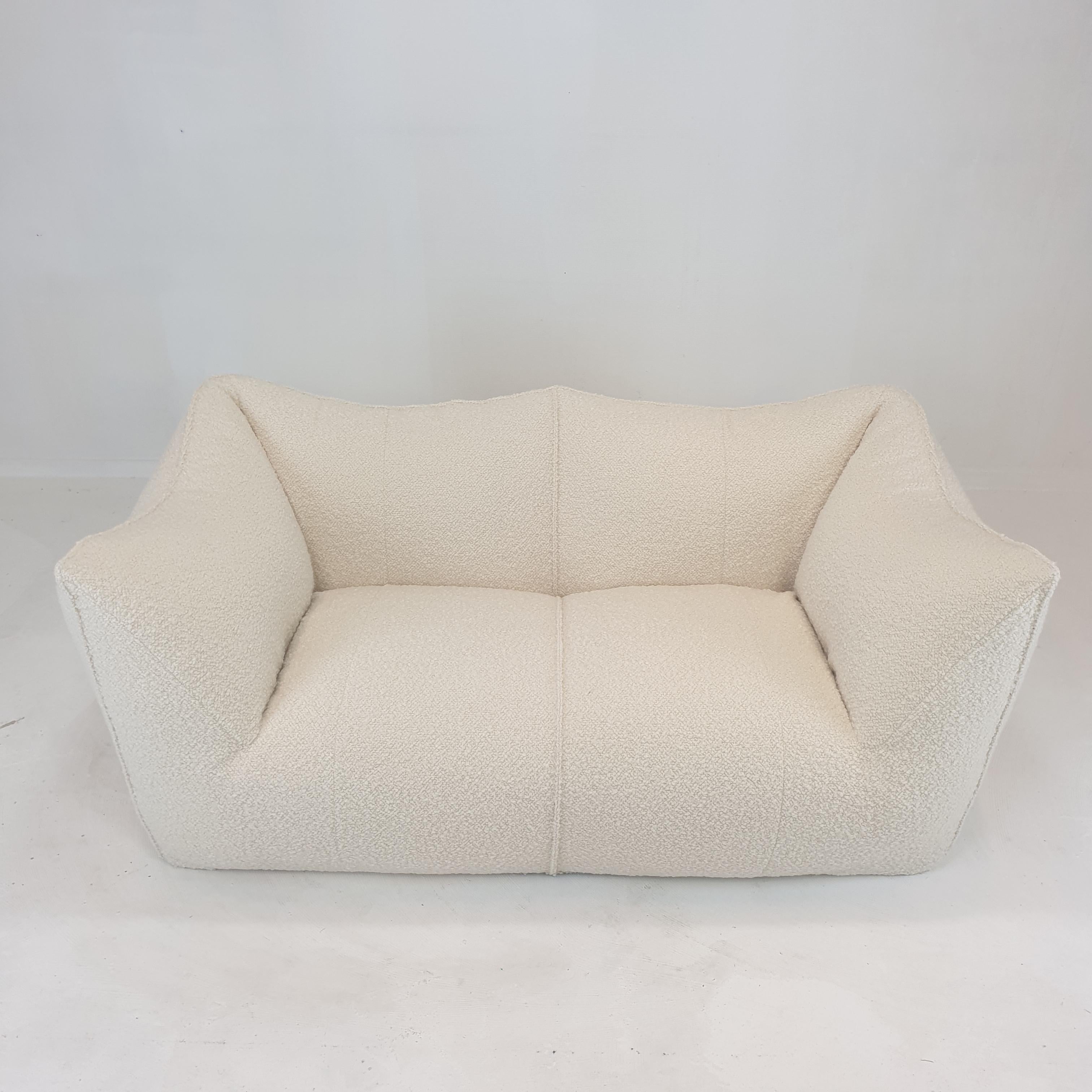 sofa le bambole