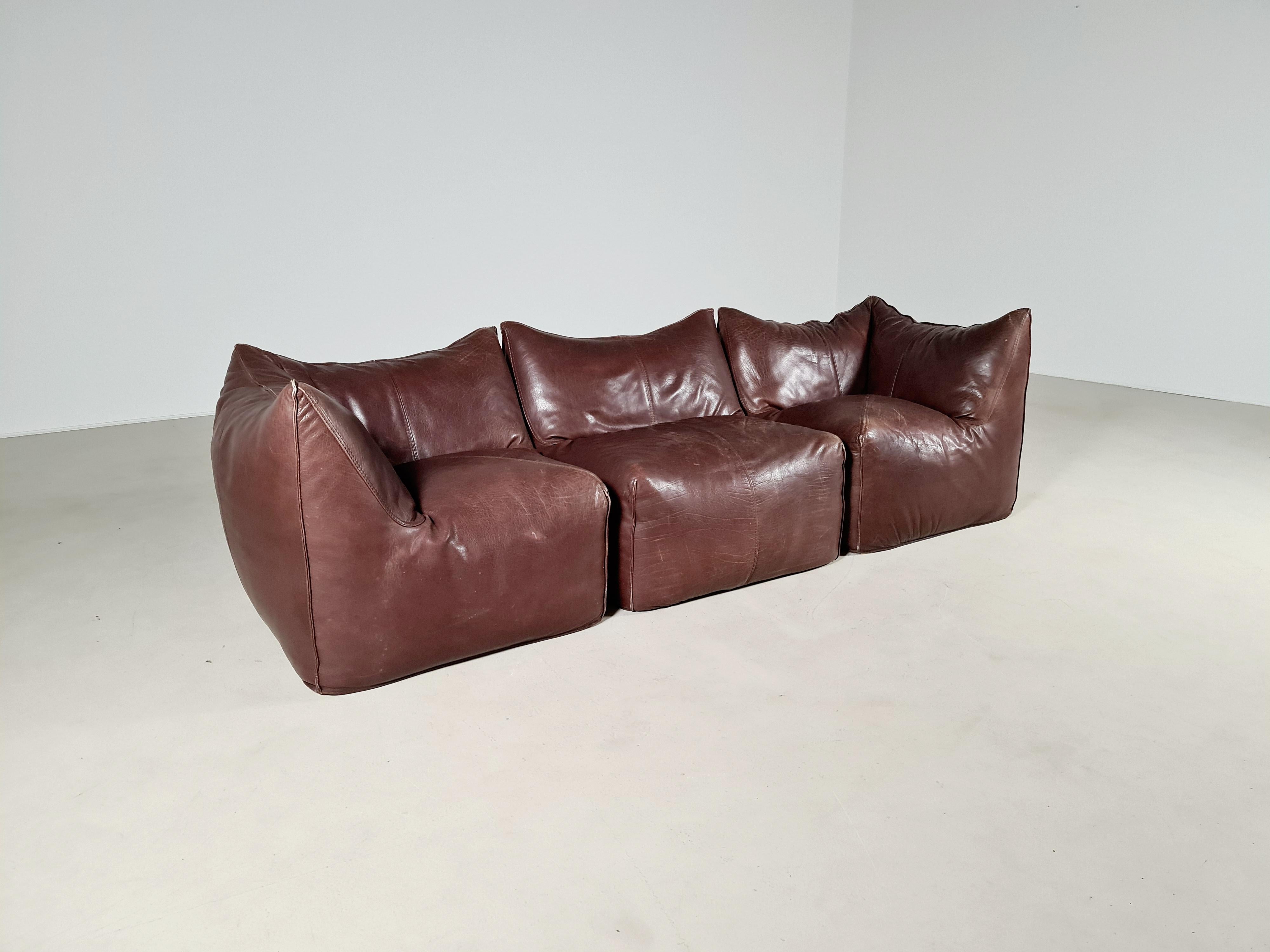 Le Bambole sectional Brown Leather sofa by Mario Bellini for B&B Italia, 1970s. The Bambole is an iconic piece of Italian design. It was awarded the 1979 'Compasso d'Oro' award. An example of Le Bambole is included in MoMA's permanent collection.