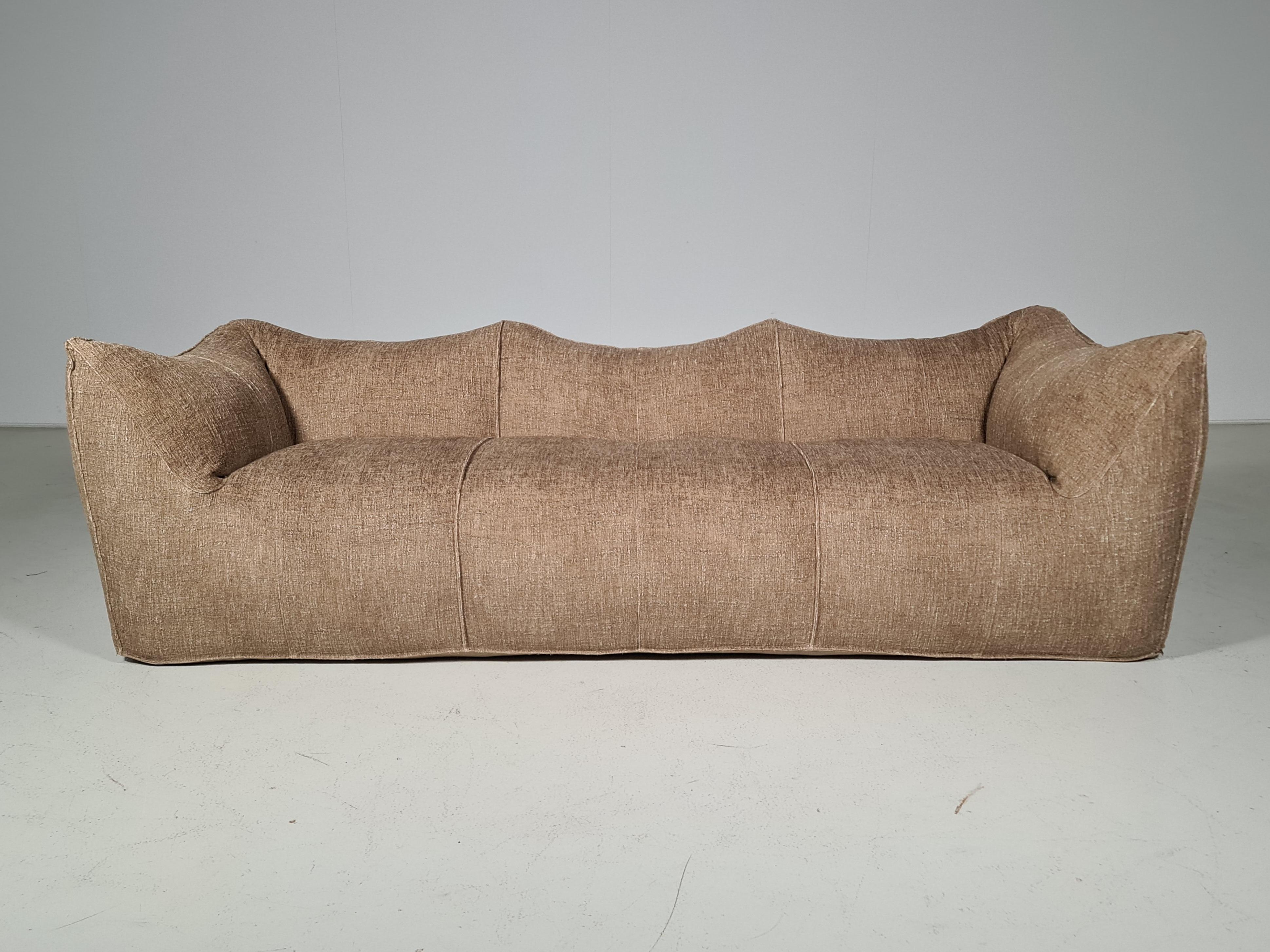 Le Bambole 3-seater sofa by Mario Bellini for B&B Italia, 1970s. An iconic piece of Italian design. It was awarded the 1979 'Compasso d'Oro' award. An example of Le Bambole is included in MoMA's permanent collection.

The sofa is reupholstered in