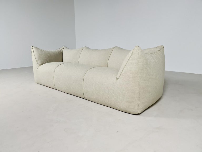 Le Bambole 3-seater sofa by Mario Bellini for B&B Italia, 1970s. An iconic piece of Italian design. It was awarded the 1979 'Compasso d'Oro' award. An example of Le Bambole is included in MoMA's permanent collection.

The sofa is reupholstered in