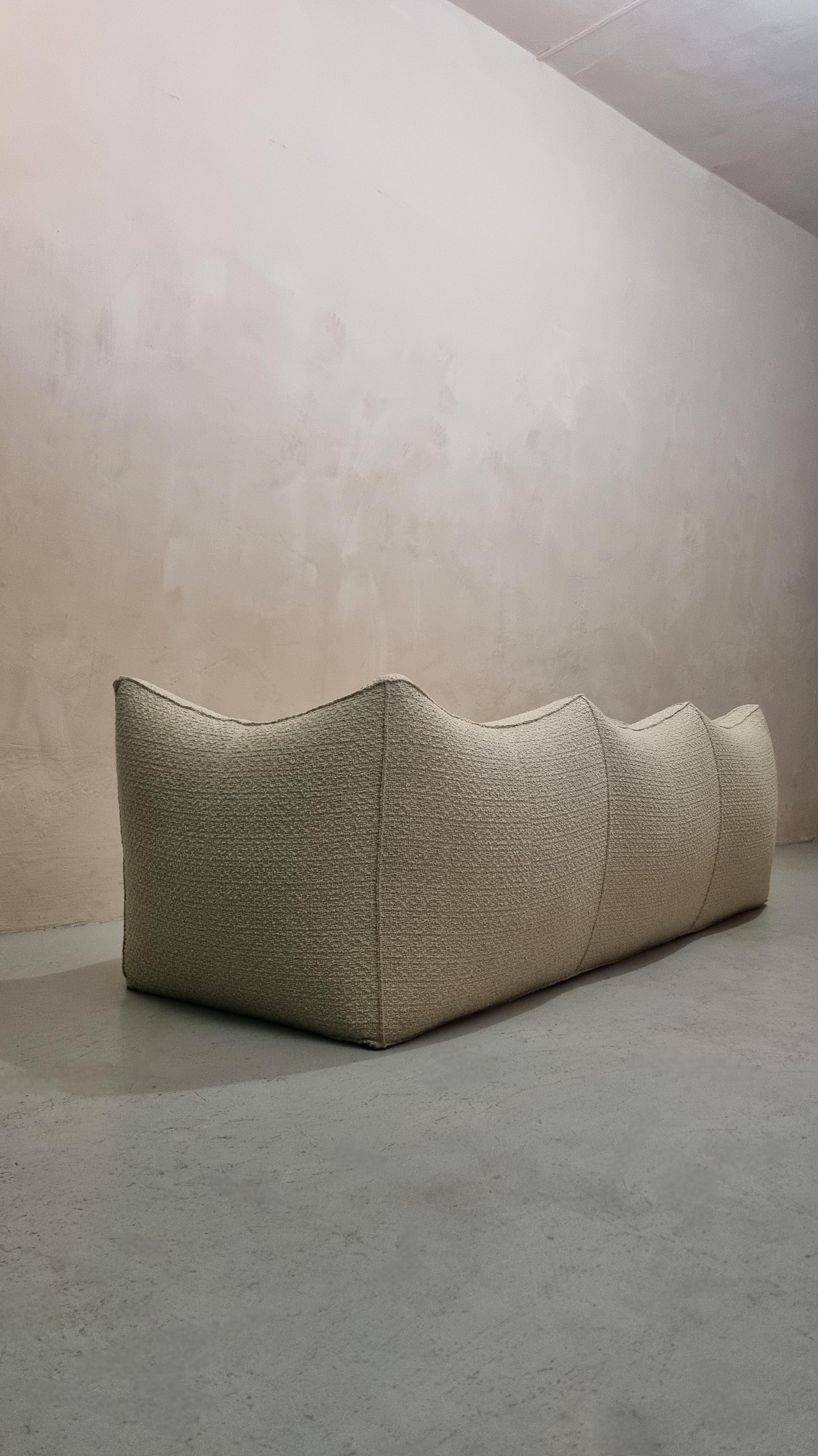 Italian Le Bambole 3 seater sofa designed by Mario Bellini for C&b Italia 1972 For Sale