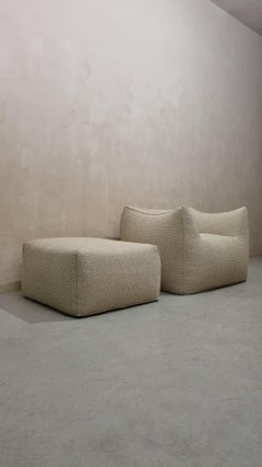 Fauteuil et pouf Le Bambole conçus par Mario Bellini pour B&B Italia 1972