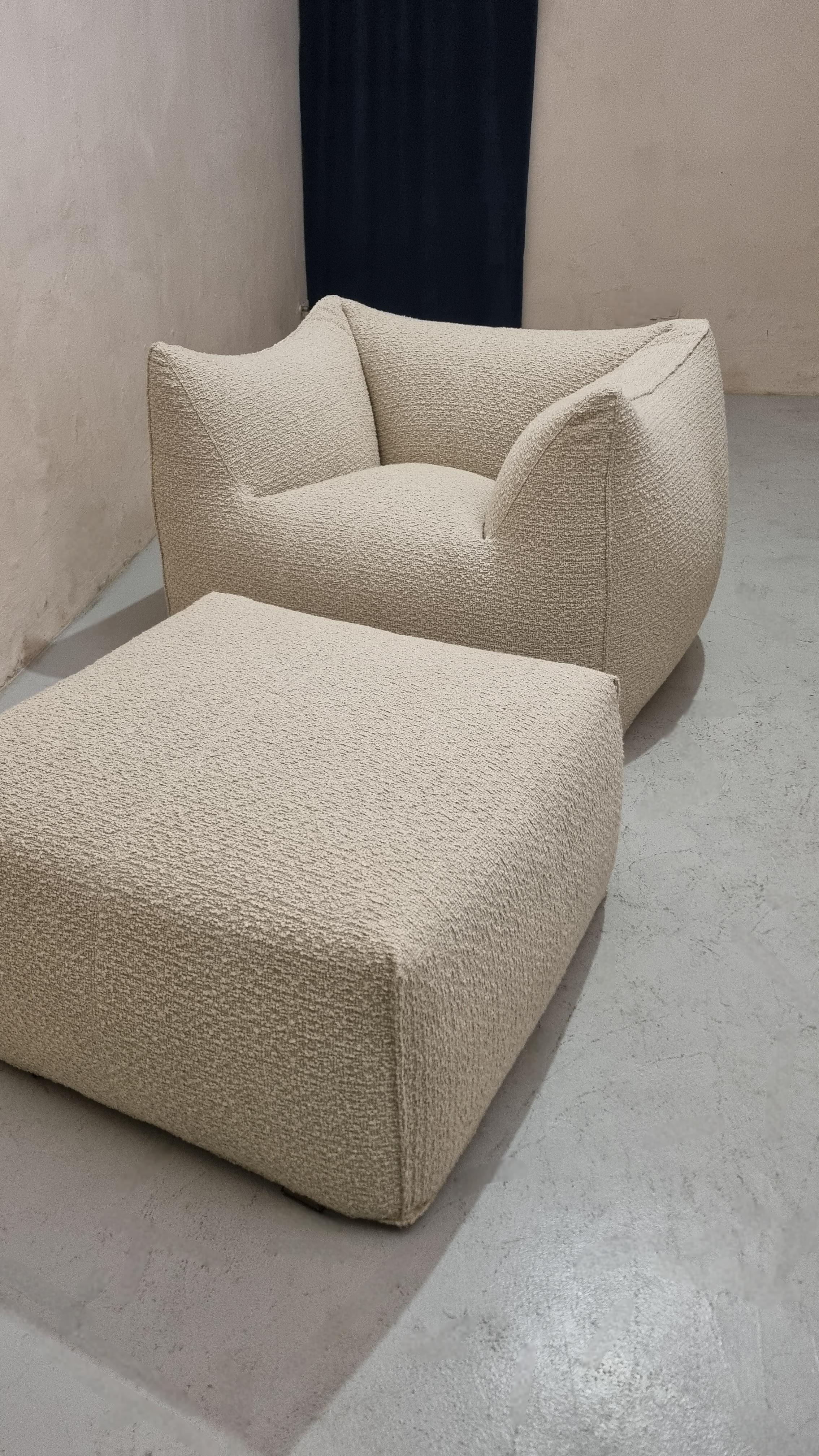 Sillón y puf Le Bambole diseñados por Mario Bellini para B&b Italia 1972 Italiano en venta