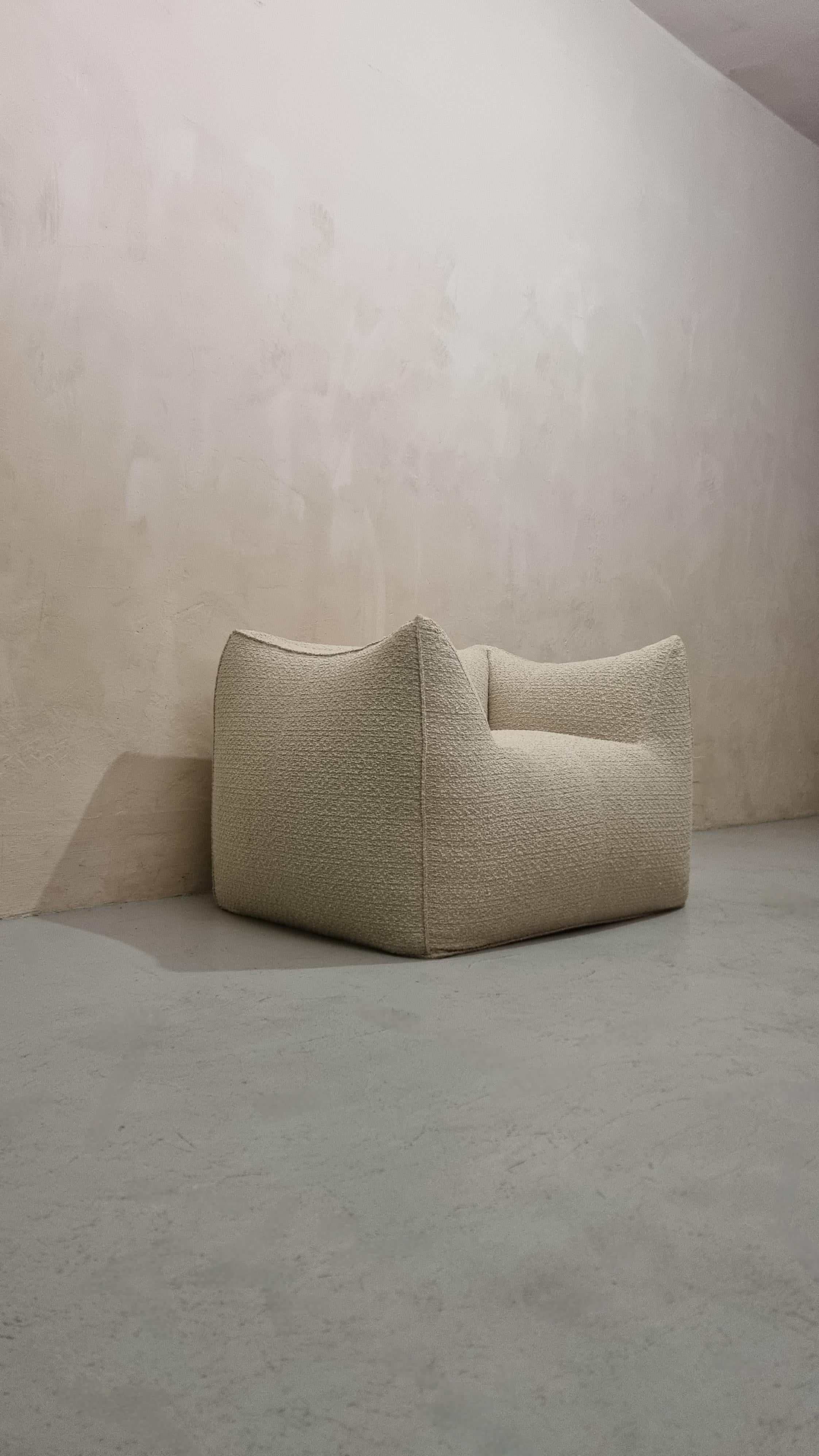 Sillón y puf Le Bambole diseñados por Mario Bellini para B&b Italia 1972 Tela en venta