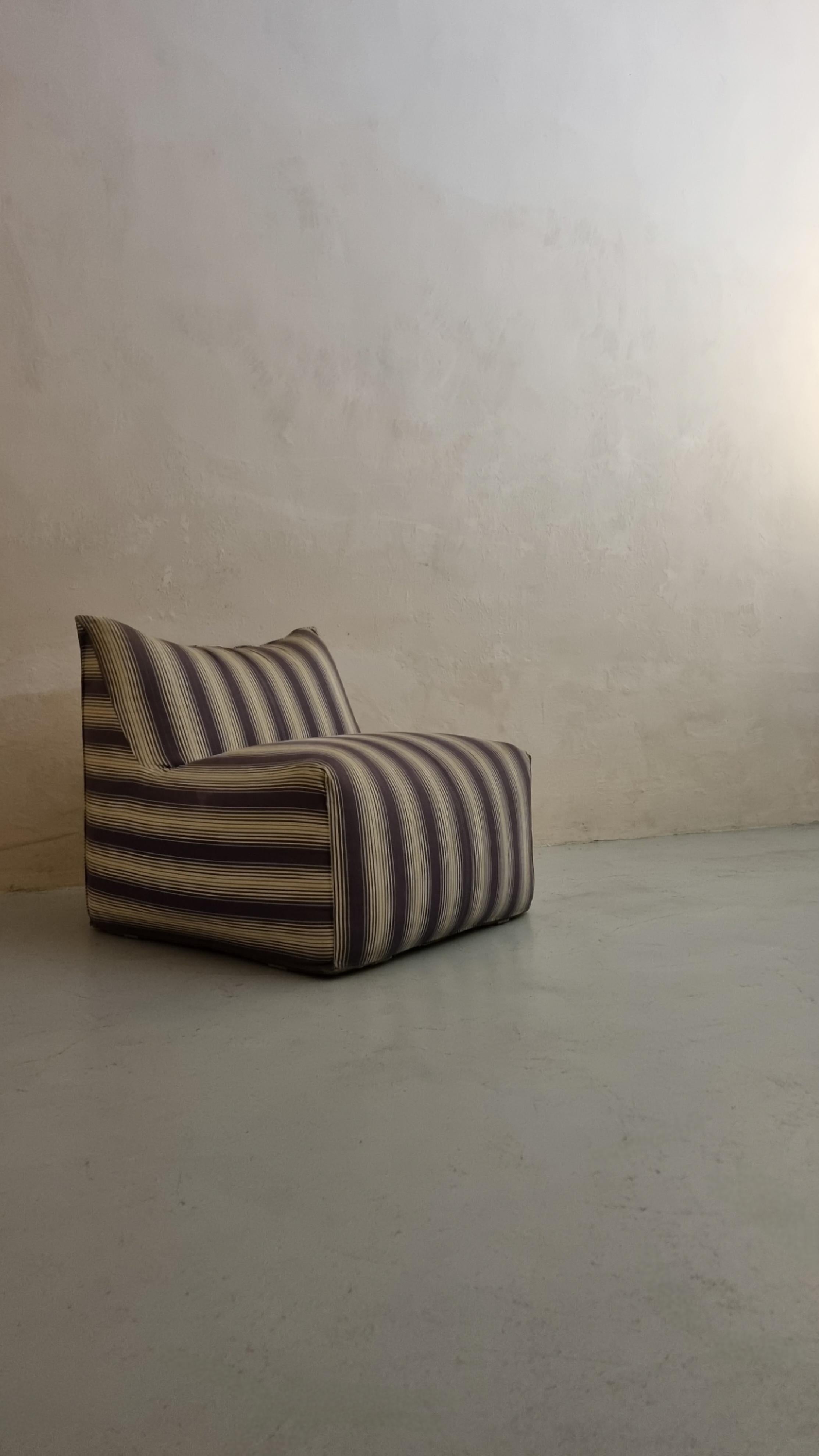 Italian Le Bambole armchair designed by Mario Bellini for C&b Italia 1970 For Sale