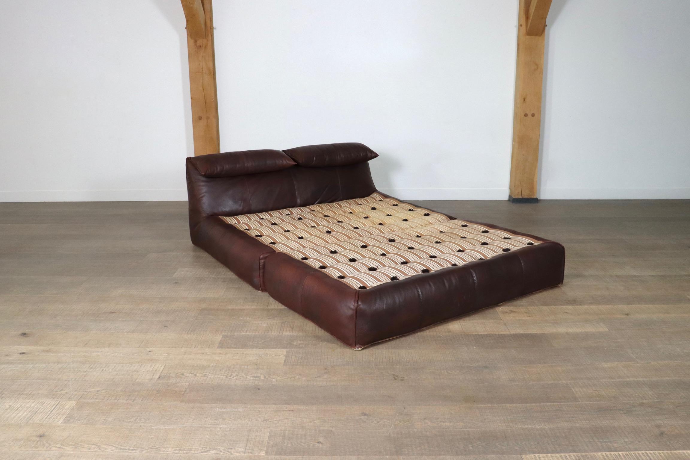 Le Bambole Bed In Buffalo Leather By Mario Bellini For B&B Italia, 1970s 11