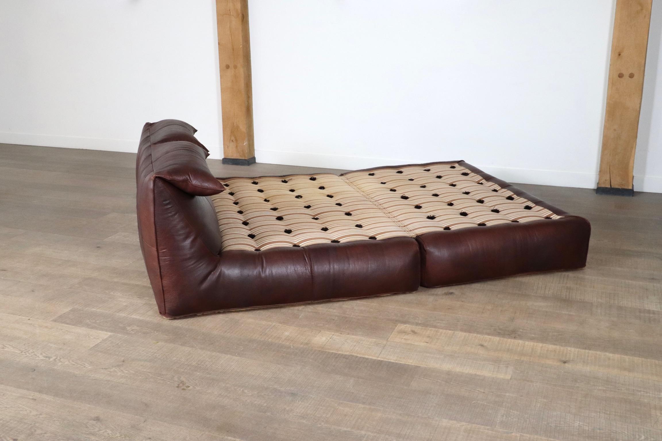 Late 20th Century Le Bambole Bed In Buffalo Leather By Mario Bellini For B&B Italia, 1970s