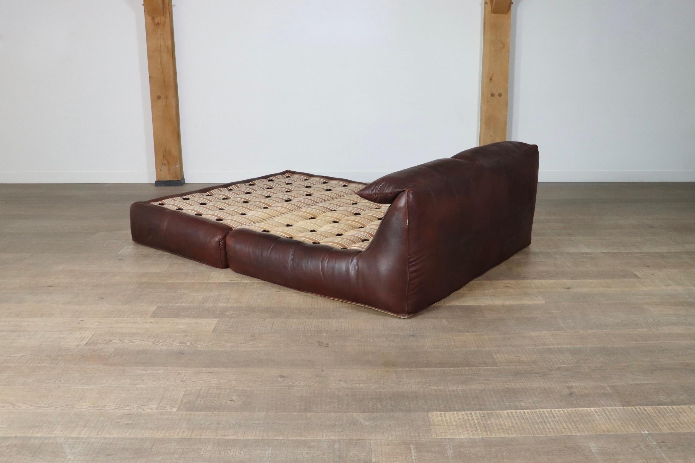 Le Bambole Bed In Buffalo Leather By Mario Bellini For B&B Italia, 1970s 3