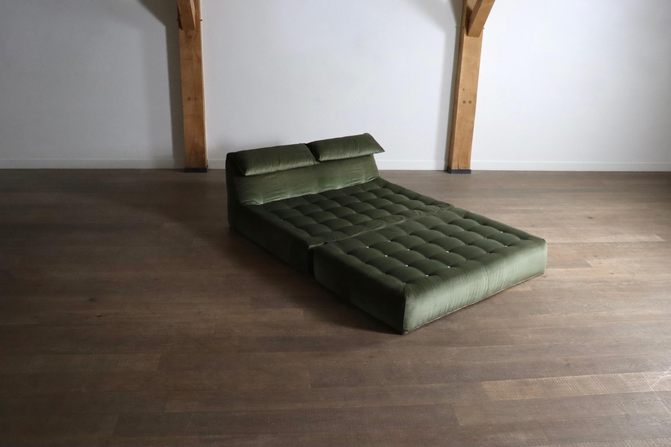Lit Le bambole en velours vert Par Mario Bellini pour B&B Italia, 1970 Bon état - En vente à ABCOUDE, UT
