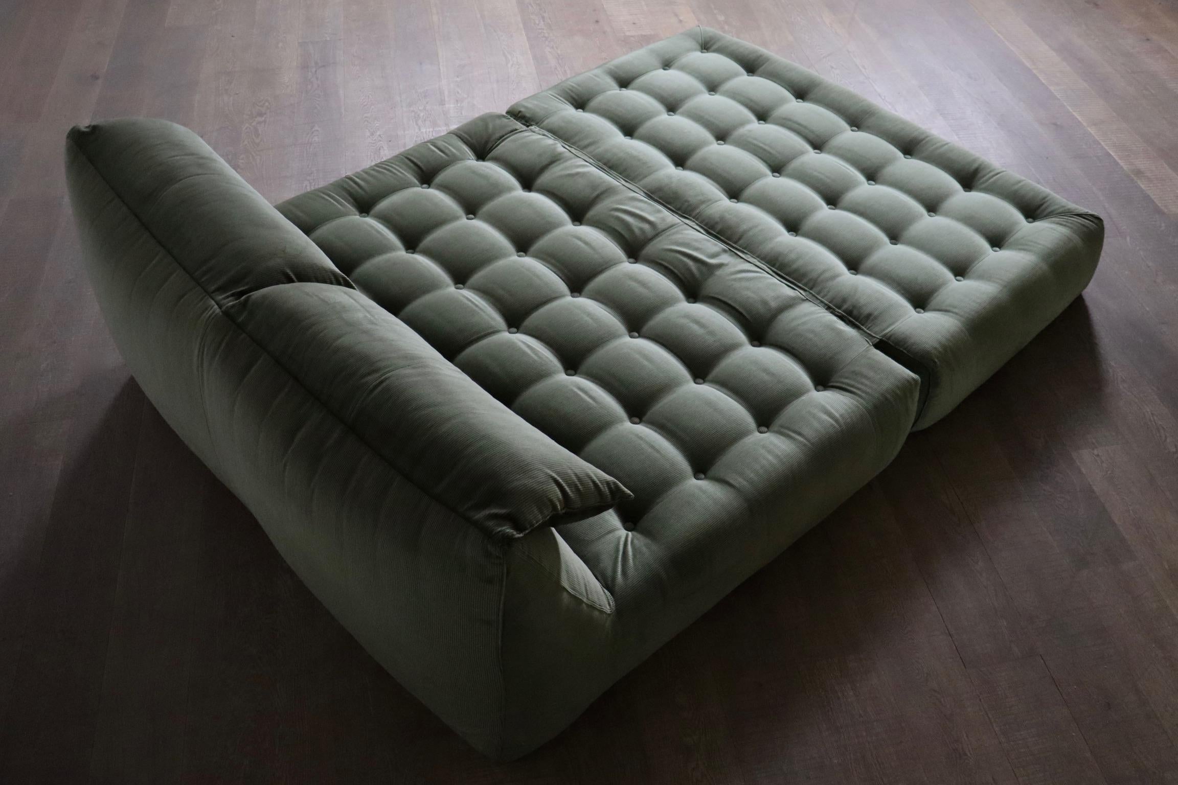 Velours Lit Le bambole en velours vert Par Mario Bellini pour B&B Italia, 1970 en vente