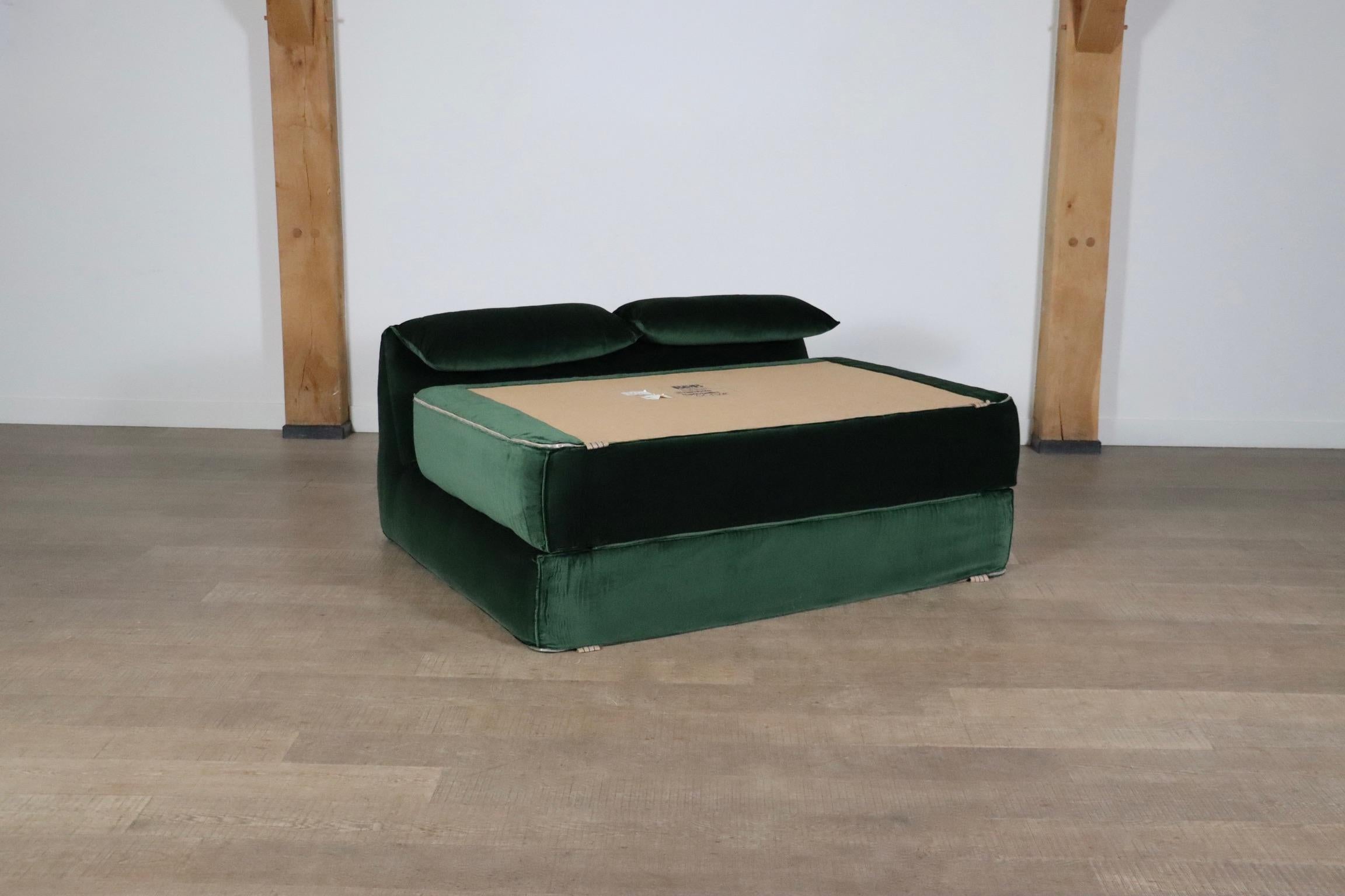 Le Bambole Bed In Velvet By Mario Bellini For B&B Italia, 1970s 6
