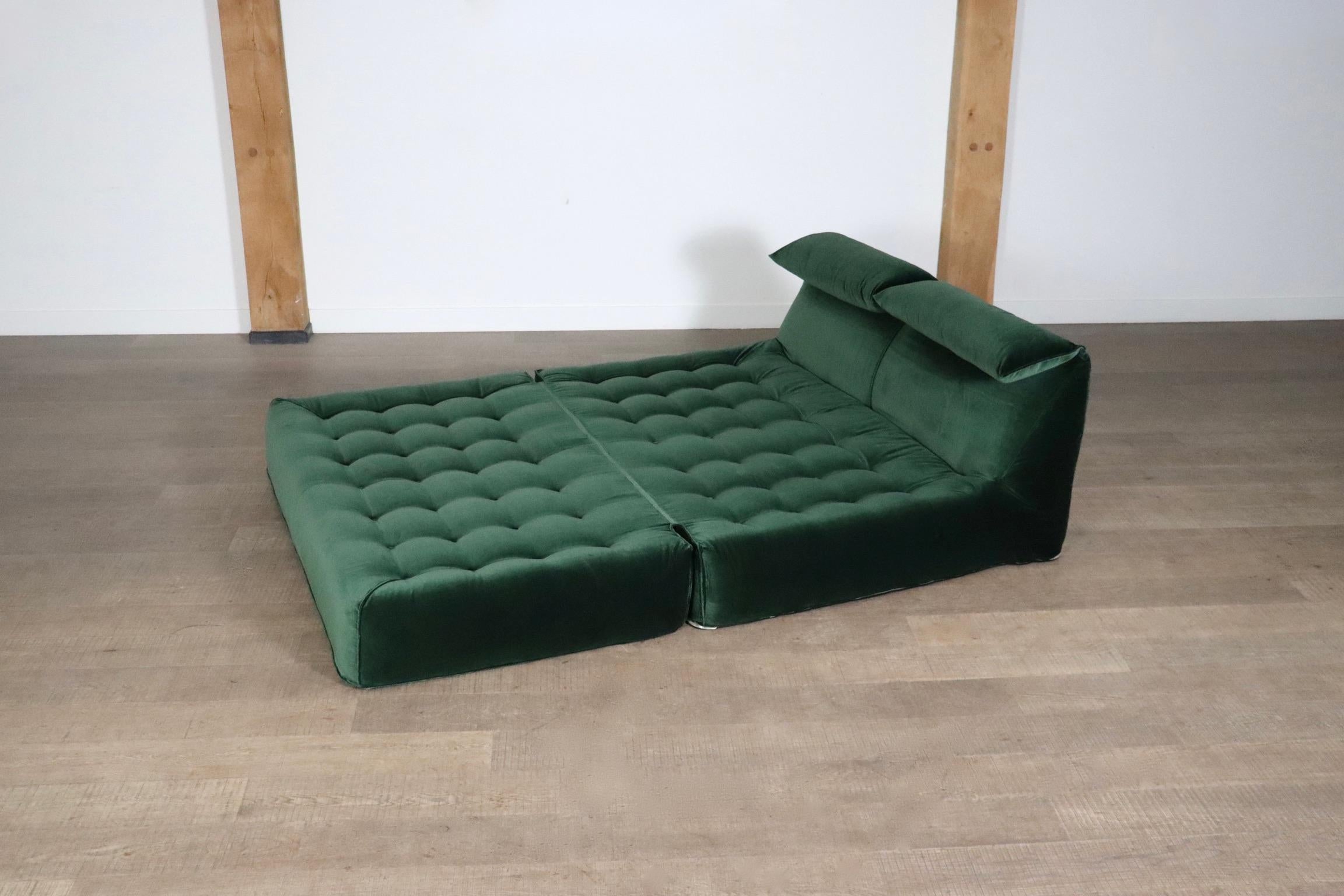 Late 20th Century Le Bambole Bed In Velvet By Mario Bellini For B&B Italia, 1970s