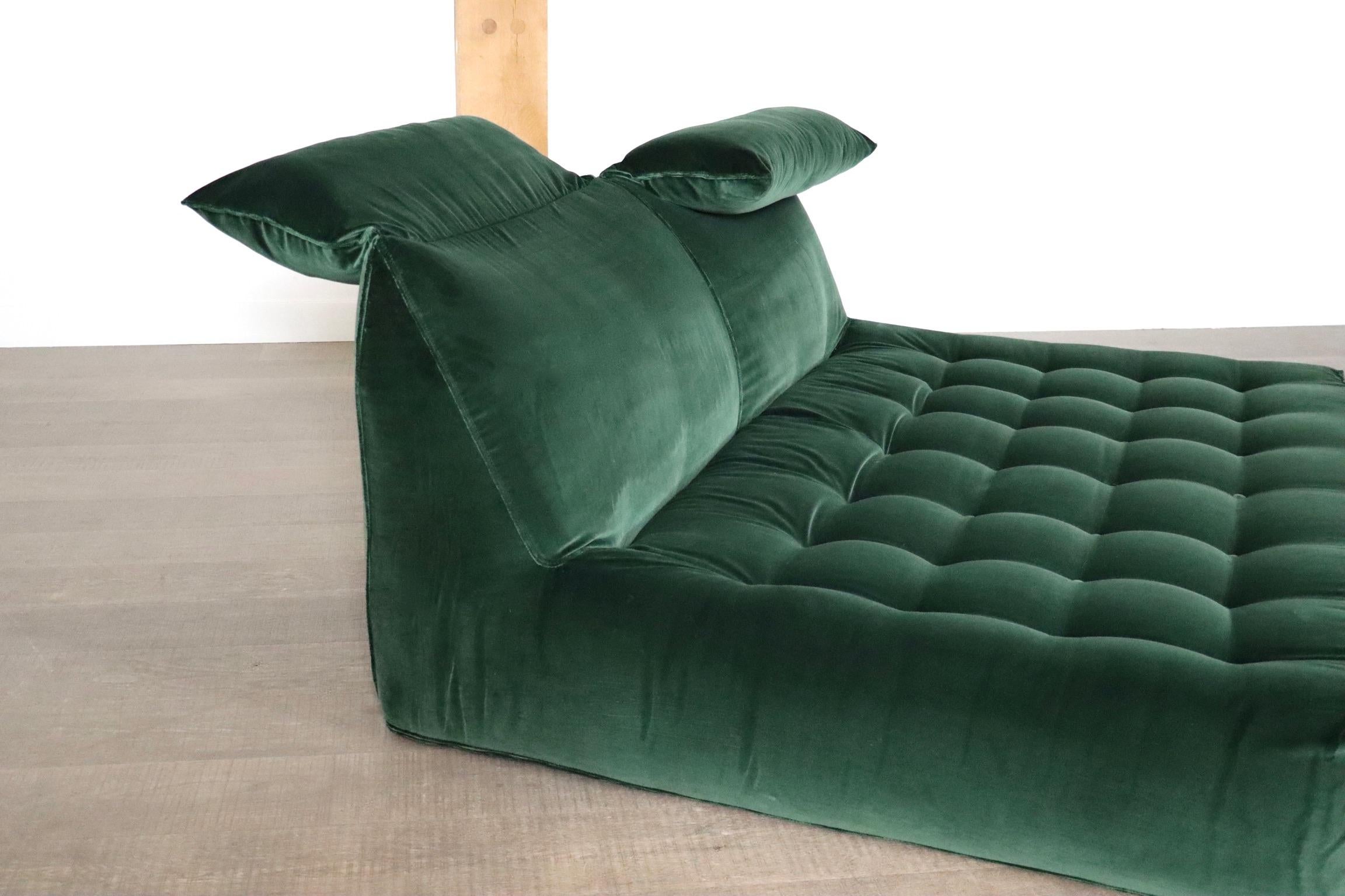 Le Bambole Bed In Velvet By Mario Bellini For B&B Italia, 1970s 4