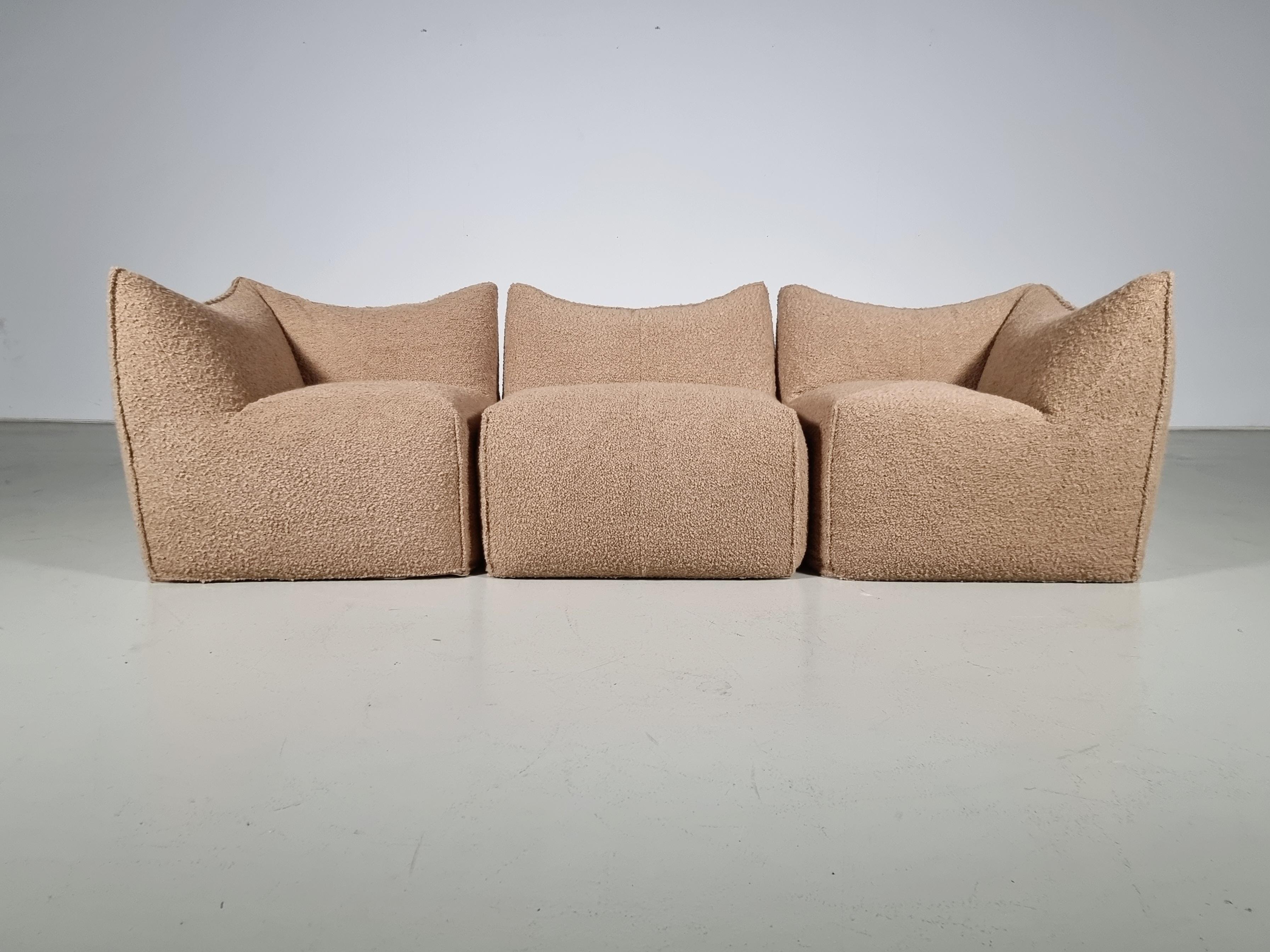 Mid-Century Modern Le Bambole Bouclé Sectional Sofa by Mario Bellni for B&B Italia, 1970s