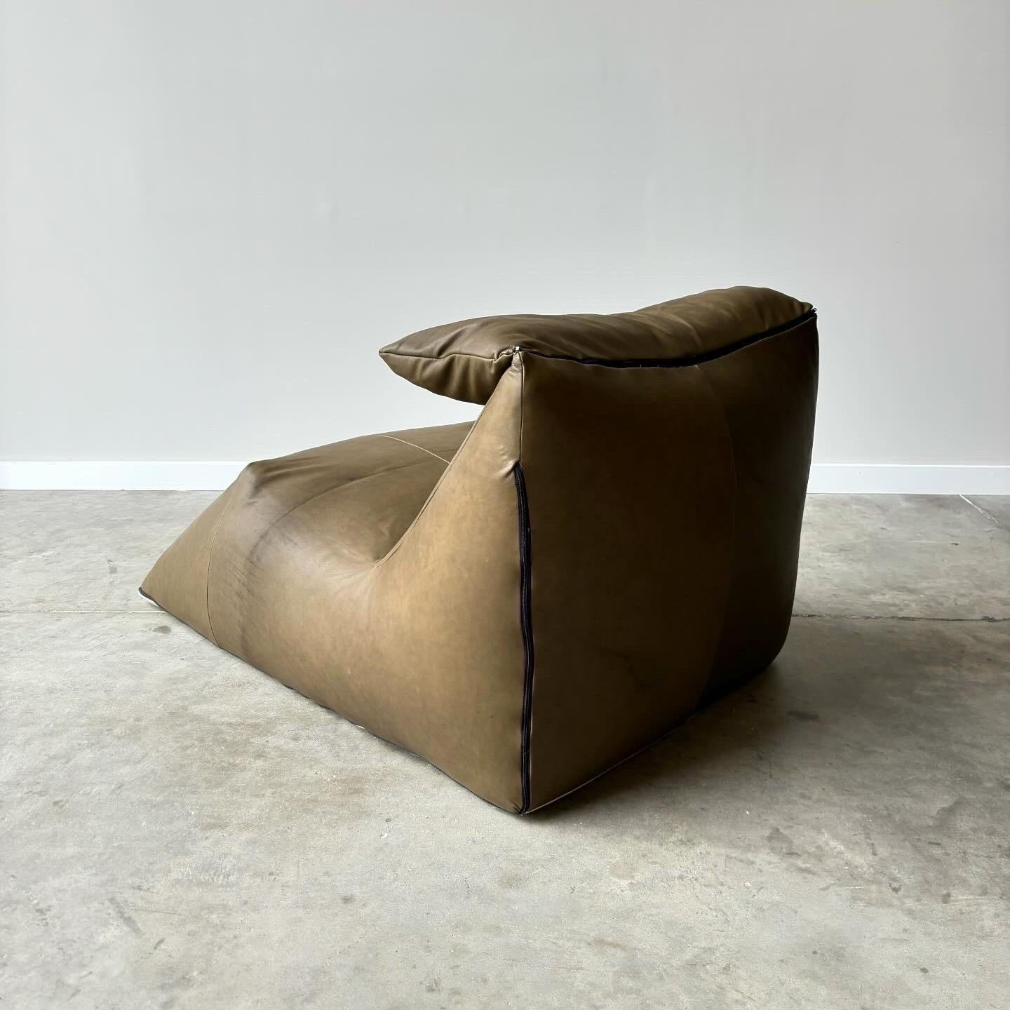 Mid-Century Modern Le Bambole Chaise by Mario Bellini B&B Italia For Sale