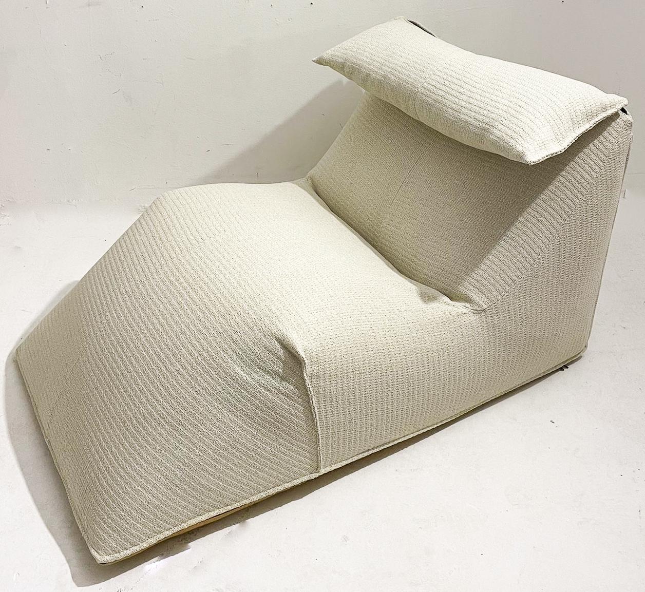 Late 20th Century Le Bambole Chaise Longue by Mario Bellini for B&b Italia, 1972 For Sale