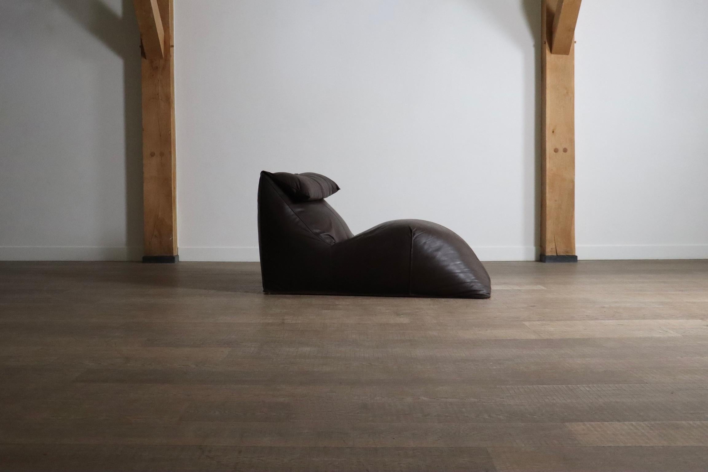 Le bambole chaise longue in braunem Leder Von Mario Bellini für B&B Italia, 1972 (Wildleder) im Angebot
