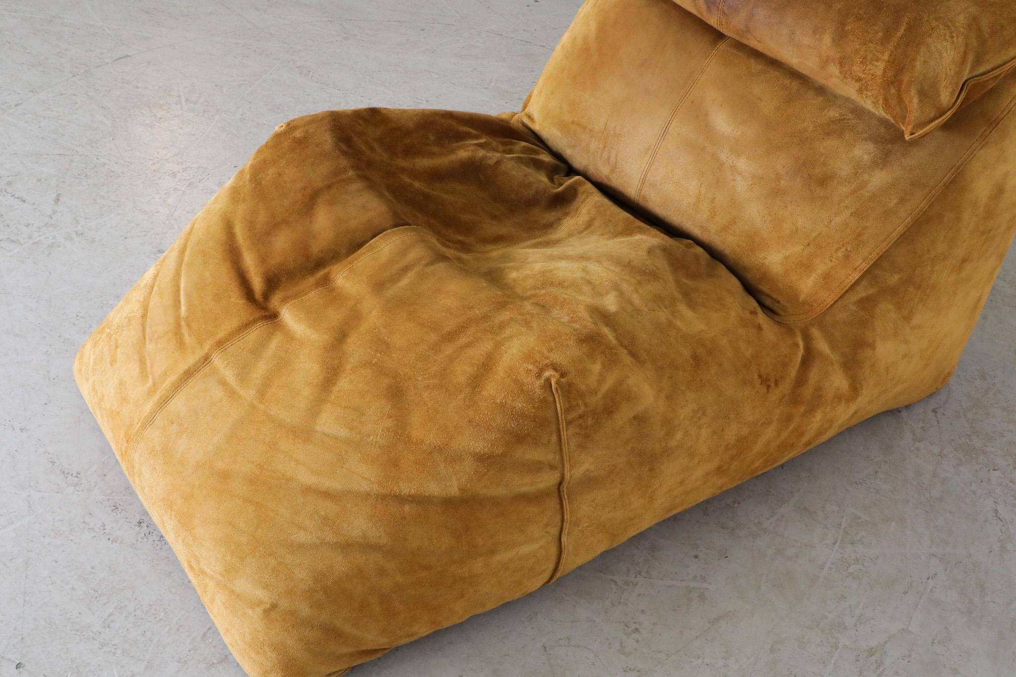Le Bambole Chaise Lounge in Butterscotch Suede by Mario Bellini for C&B Italia For Sale 9