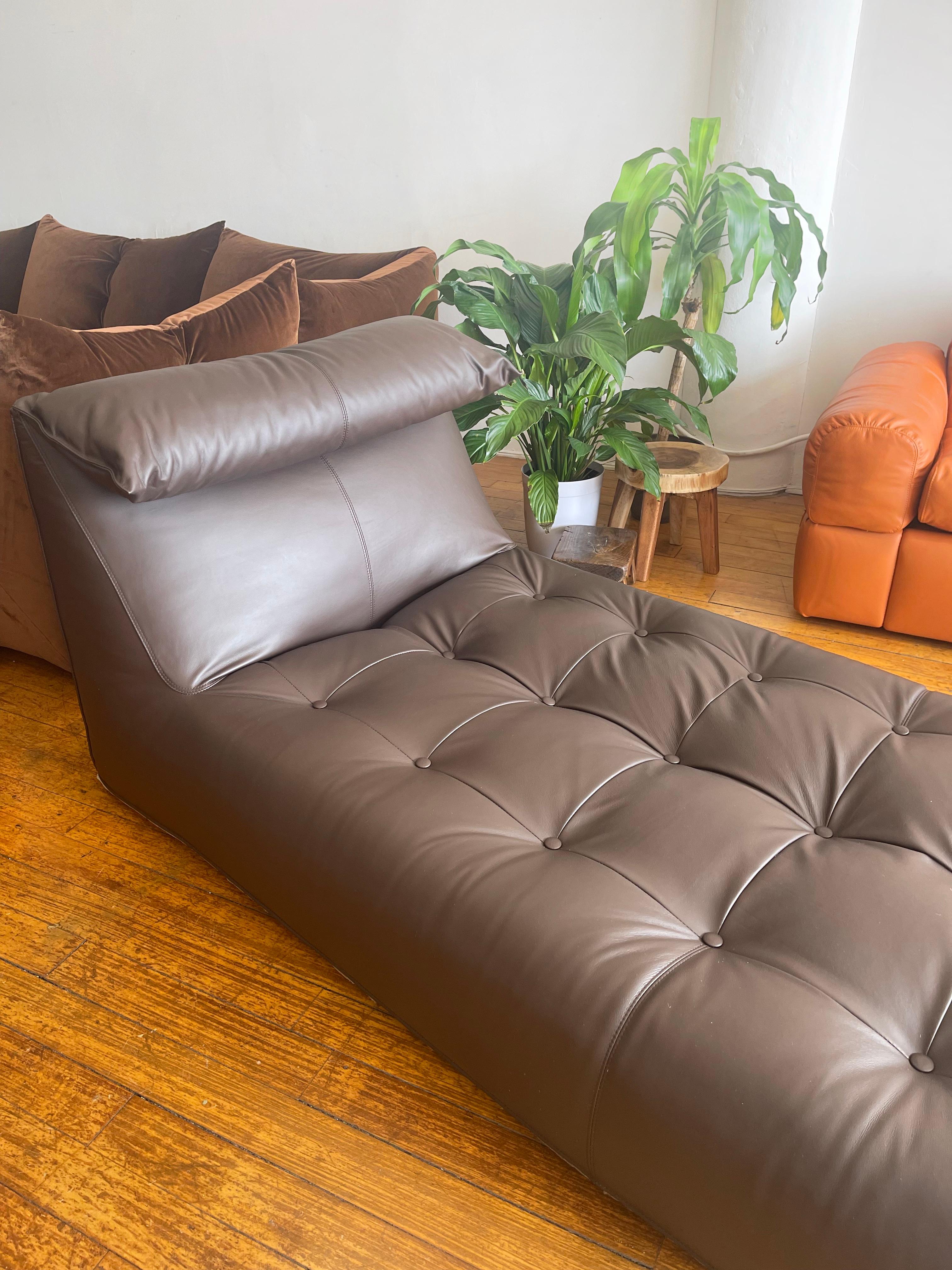 Mario Bellini Le Bambole Daybed 1970s B&B Italia newly upholstered brown leather For Sale 4