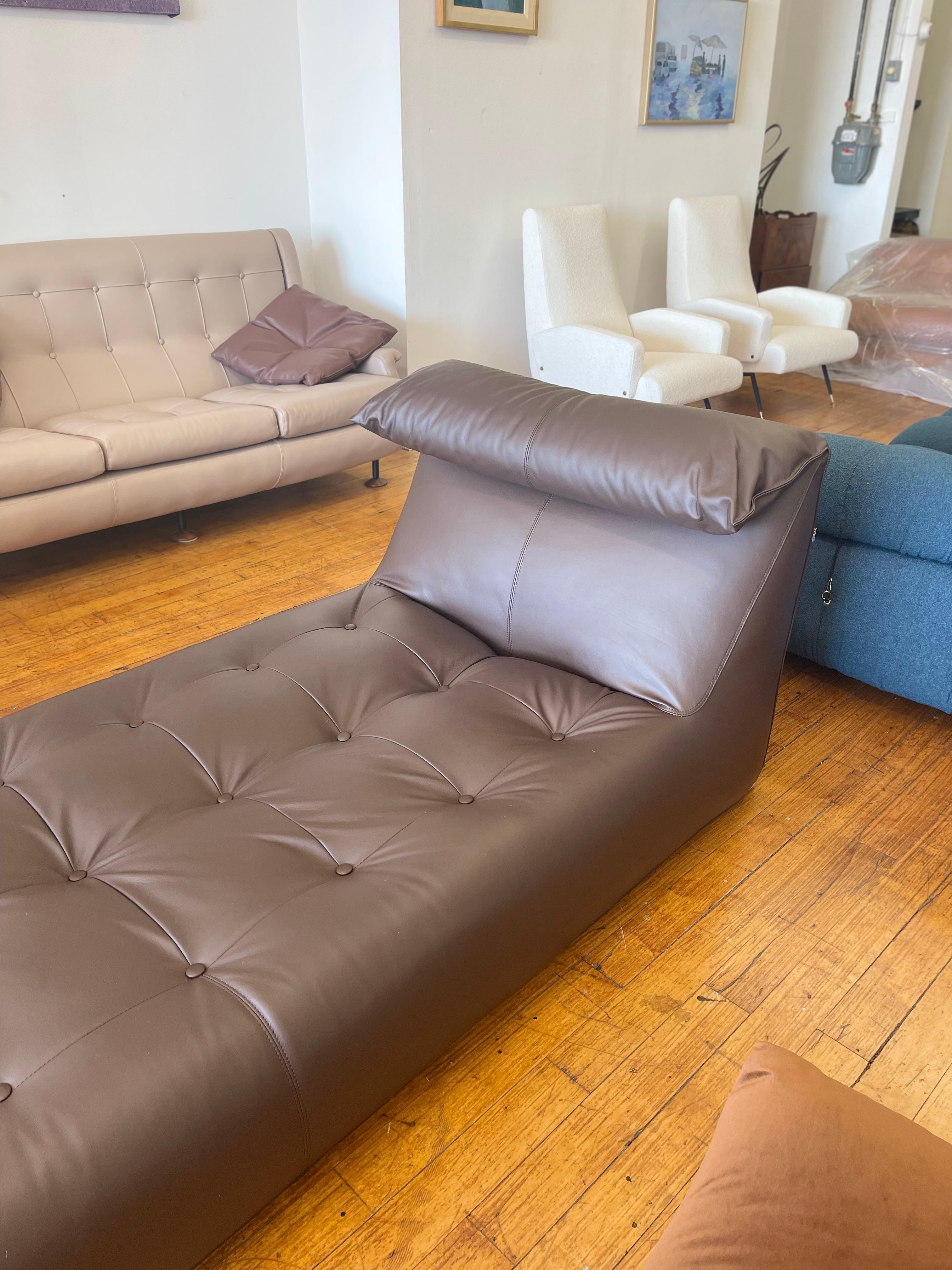 Mario Bellini Le Bambole Daybed 1970s B&B Italia newly upholstered brown leather For Sale 7