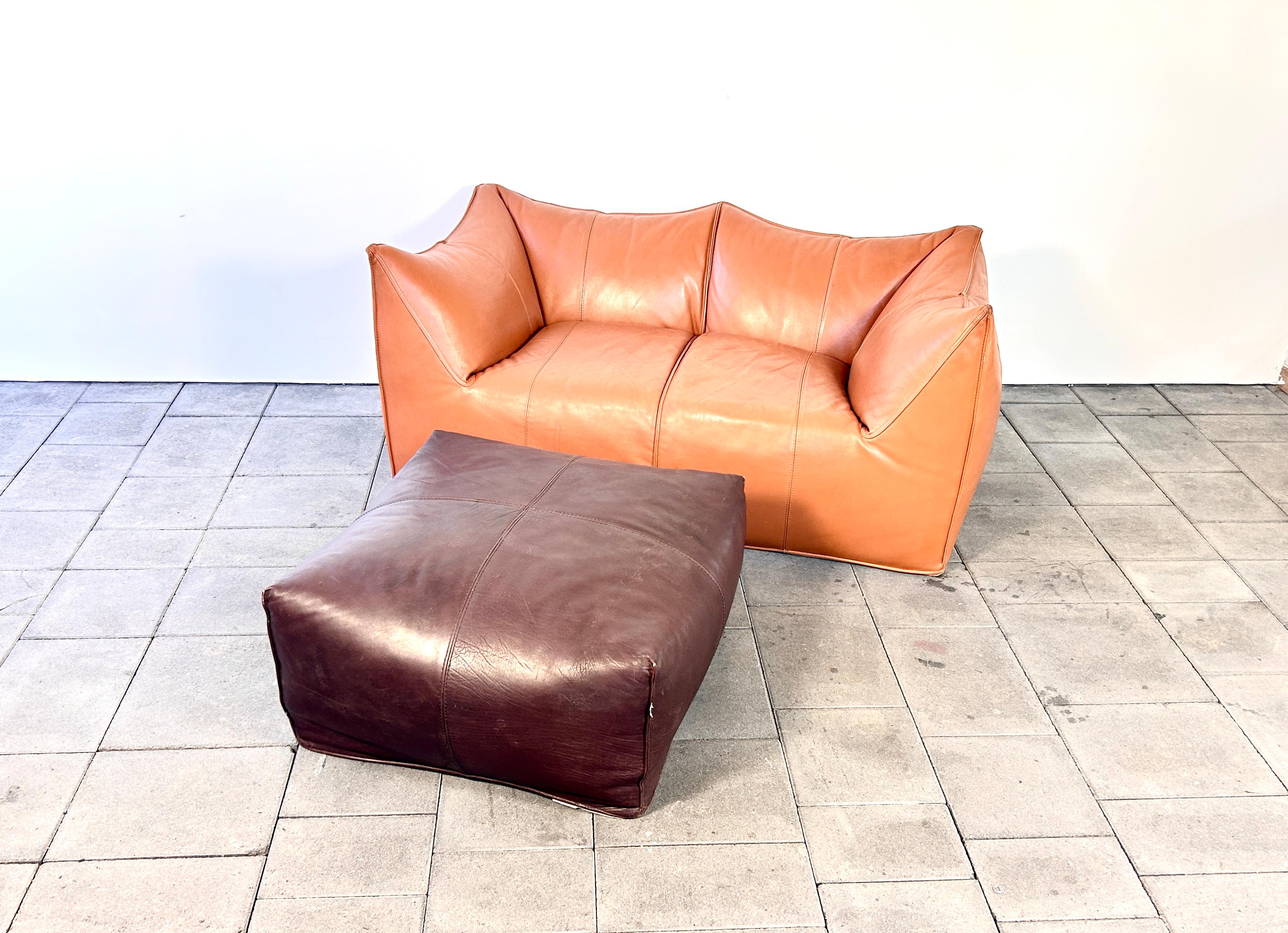 Le Bambole leather pouf or foot rest, designed by Mario Bellini for B&B Italia.

Price for the foot rest only ! The Le Bambole Sofas are available in our parallel listings herr on 1stdibs. 

The Bambole series today is an icon of 1970s design