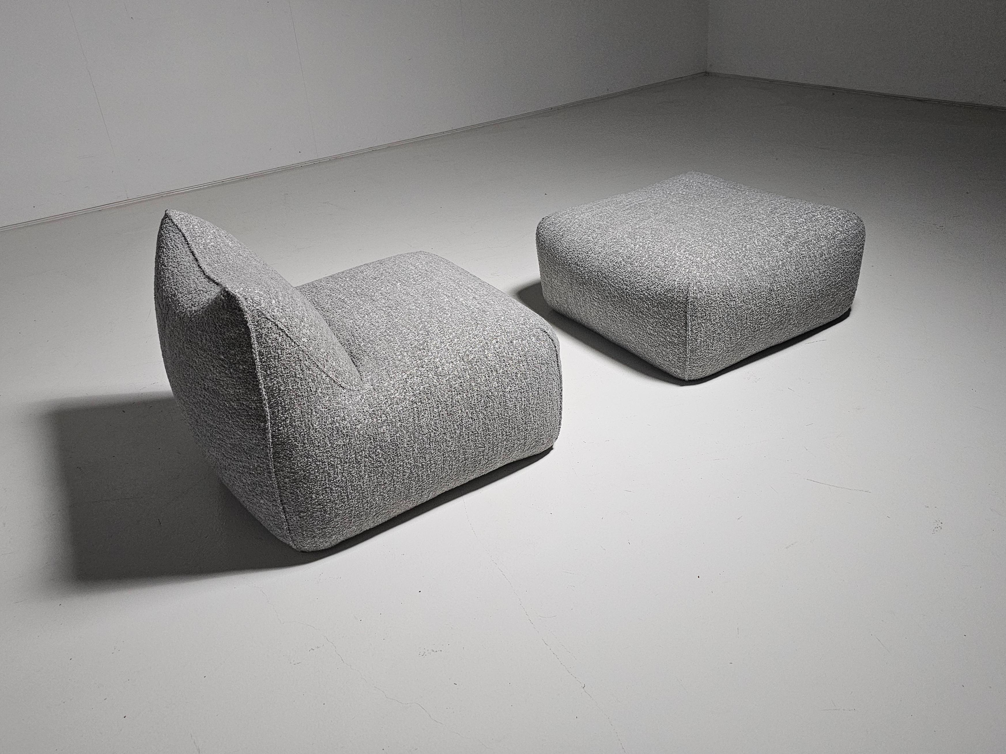 Le Bambole lounge chair with ottoman, Mario Bellini, B&B Italia, 1970s

The Bambole is an iconic piece of Italian design. It was awarded the 1979 'Compasso d'Oro' award. An example of Le Bambole is included in MoMA's permanent collection. It's well