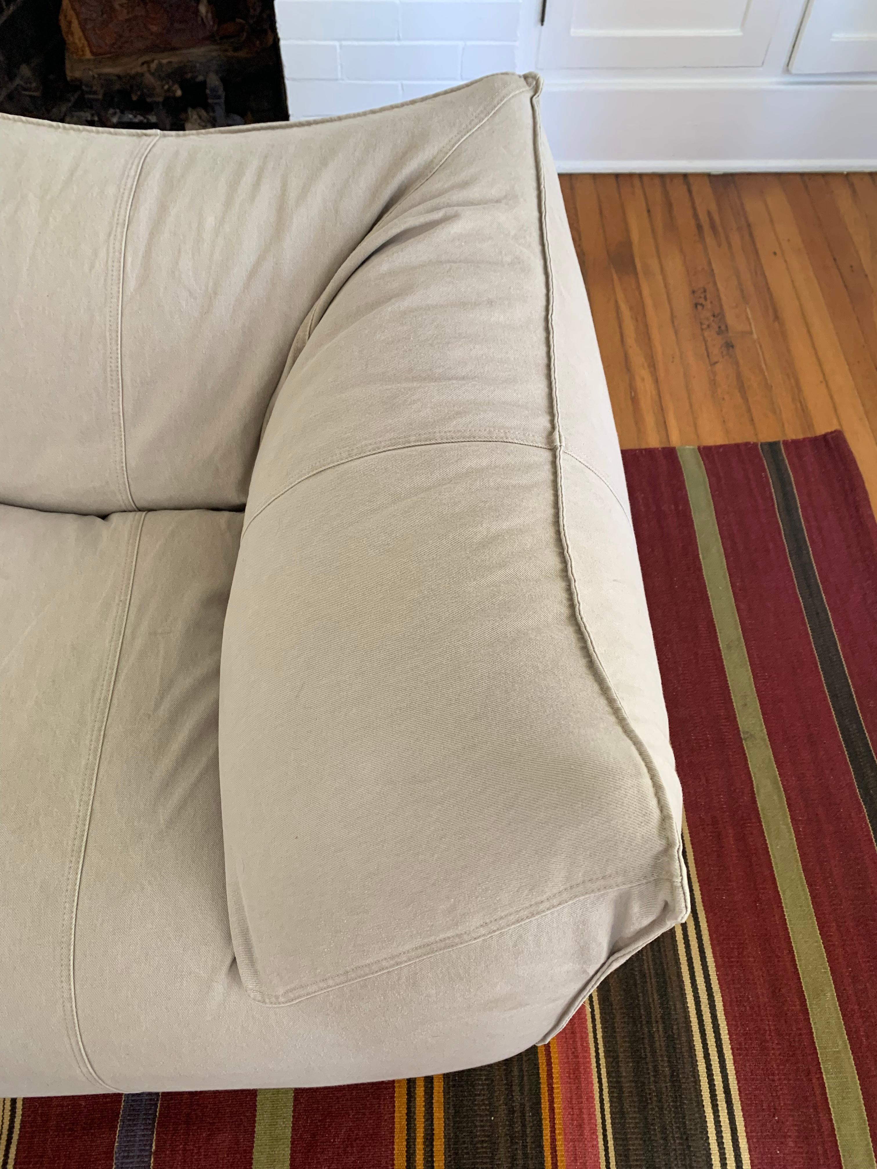 Le Bambole Loveseat (LBA2) by Mario Bellini Lienzo en venta