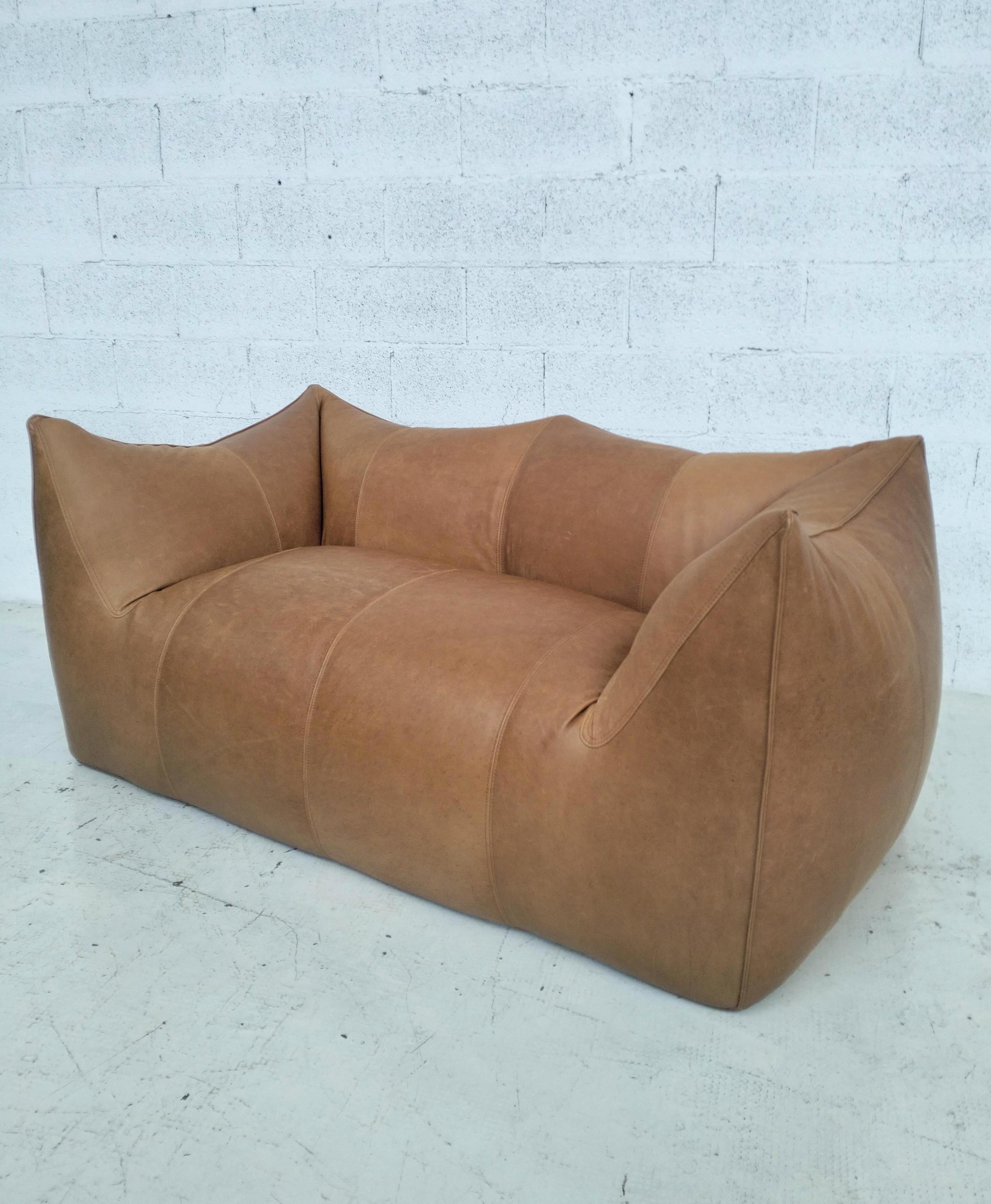 Italian Le Bambole natural leather sofa by Mario Bellini for B&B Italia  70s For Sale