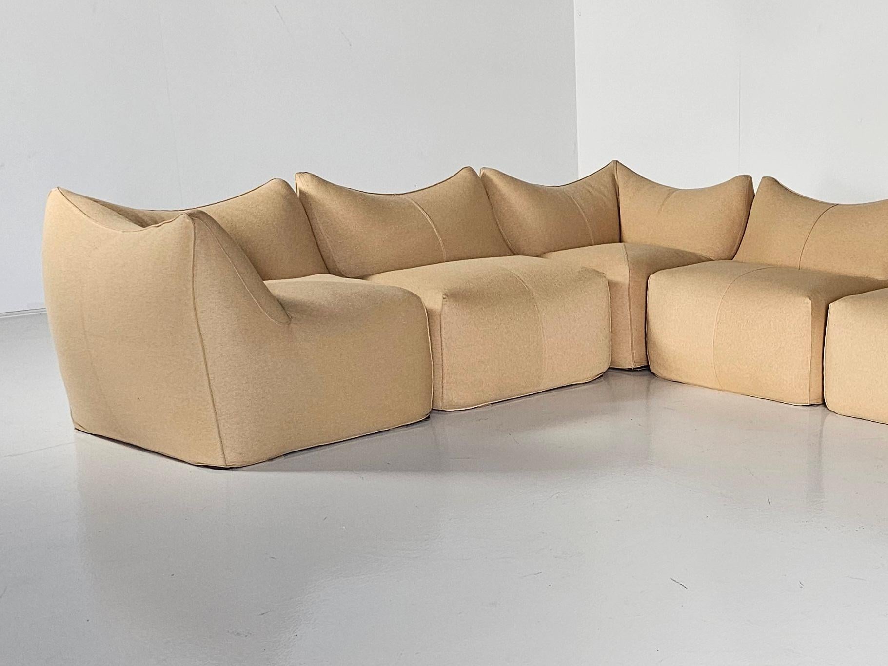 Le Bambole sand color Sectional Sofa by Mario Bellni for B&B Italia, 1970s In Good Condition For Sale In amstelveen, NL