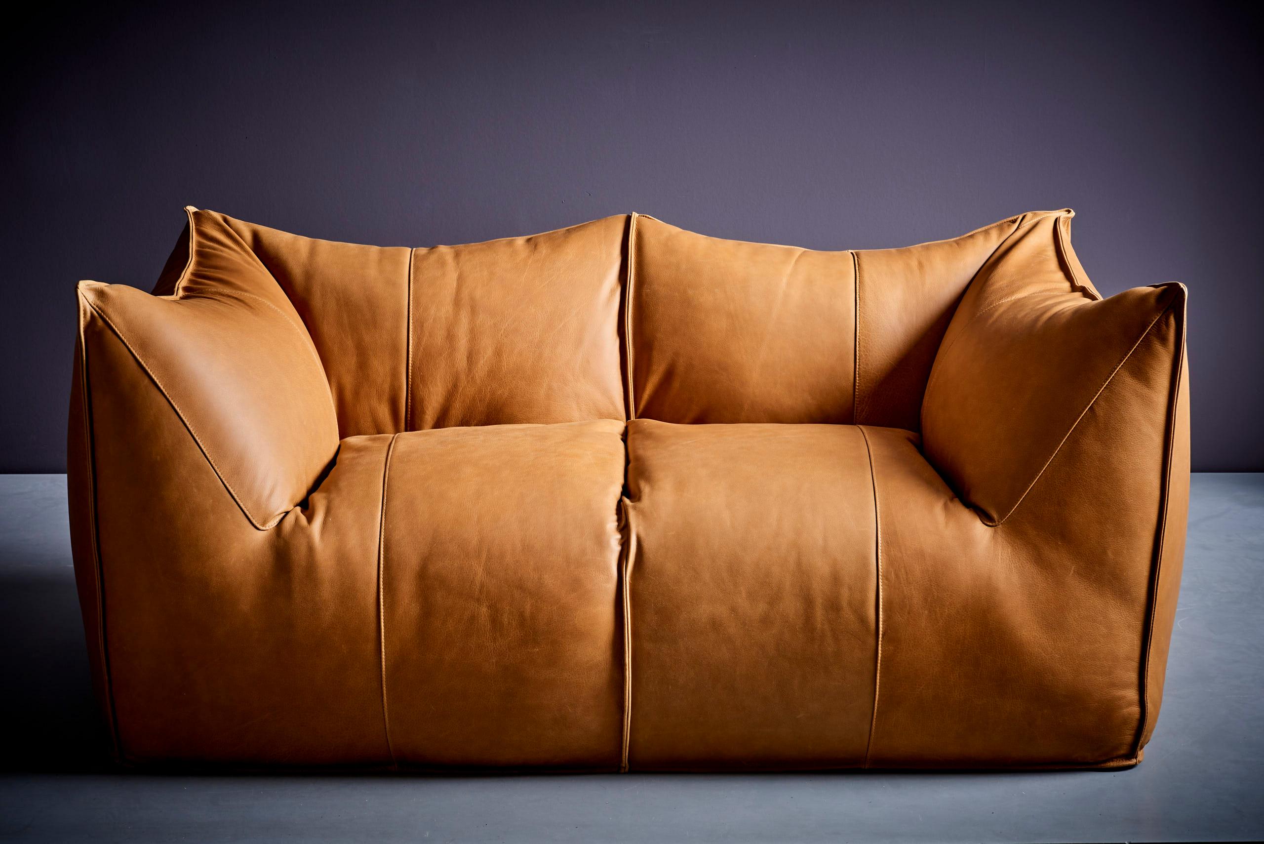 'Le Bambole' 2-seat sofa, designed in 1970s by Mario Bellini and manufactured by B&B Italia in Italy. Newly upholstered in brown leather.